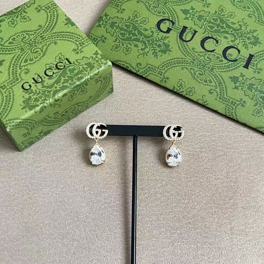 High-end diamond stud earrings