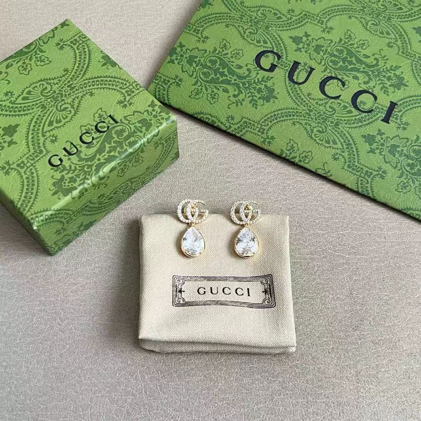 High-end diamond stud earrings