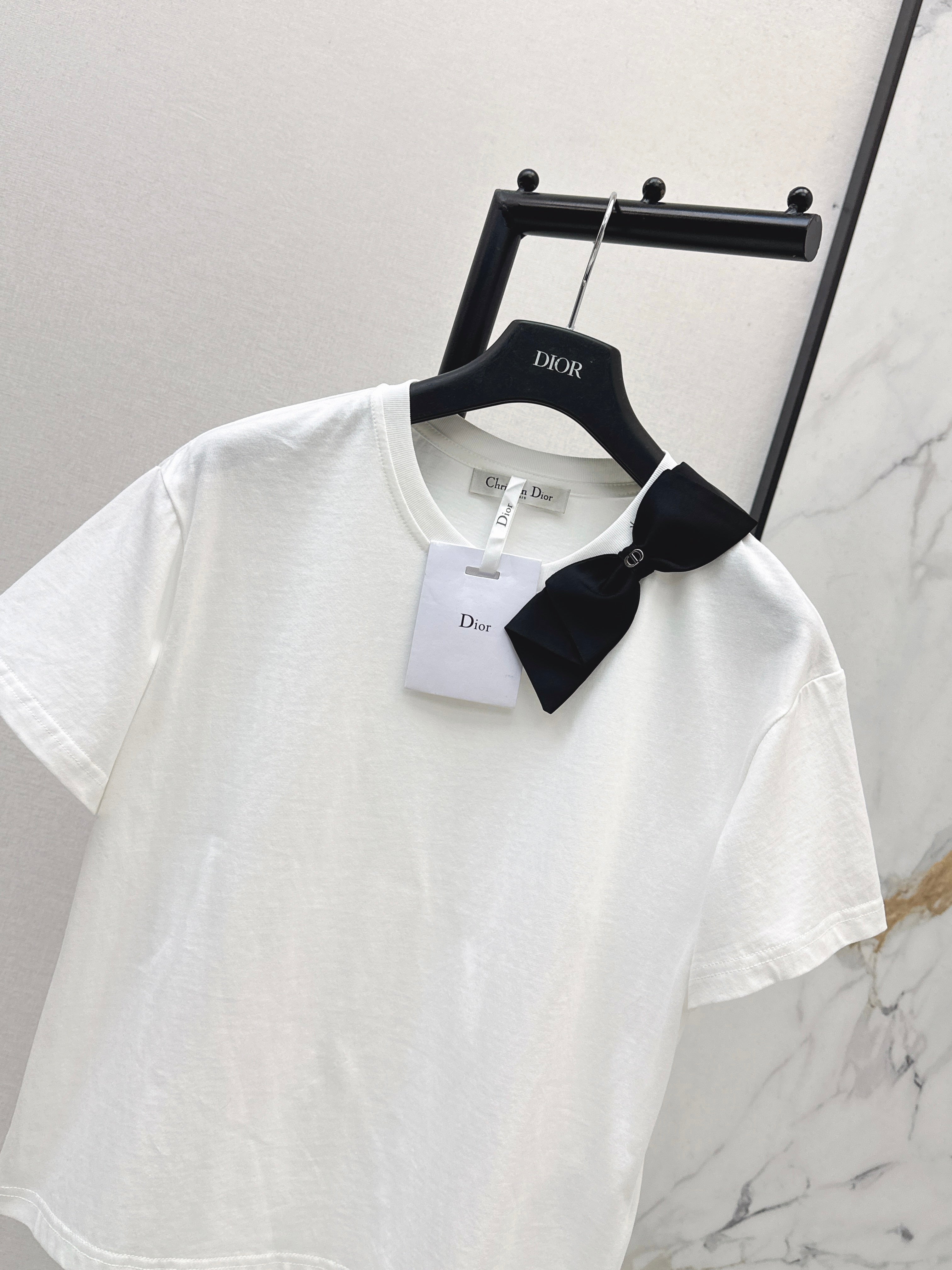 26SS Short-Sleeve T-Shirt with 3D Bow Embellishment