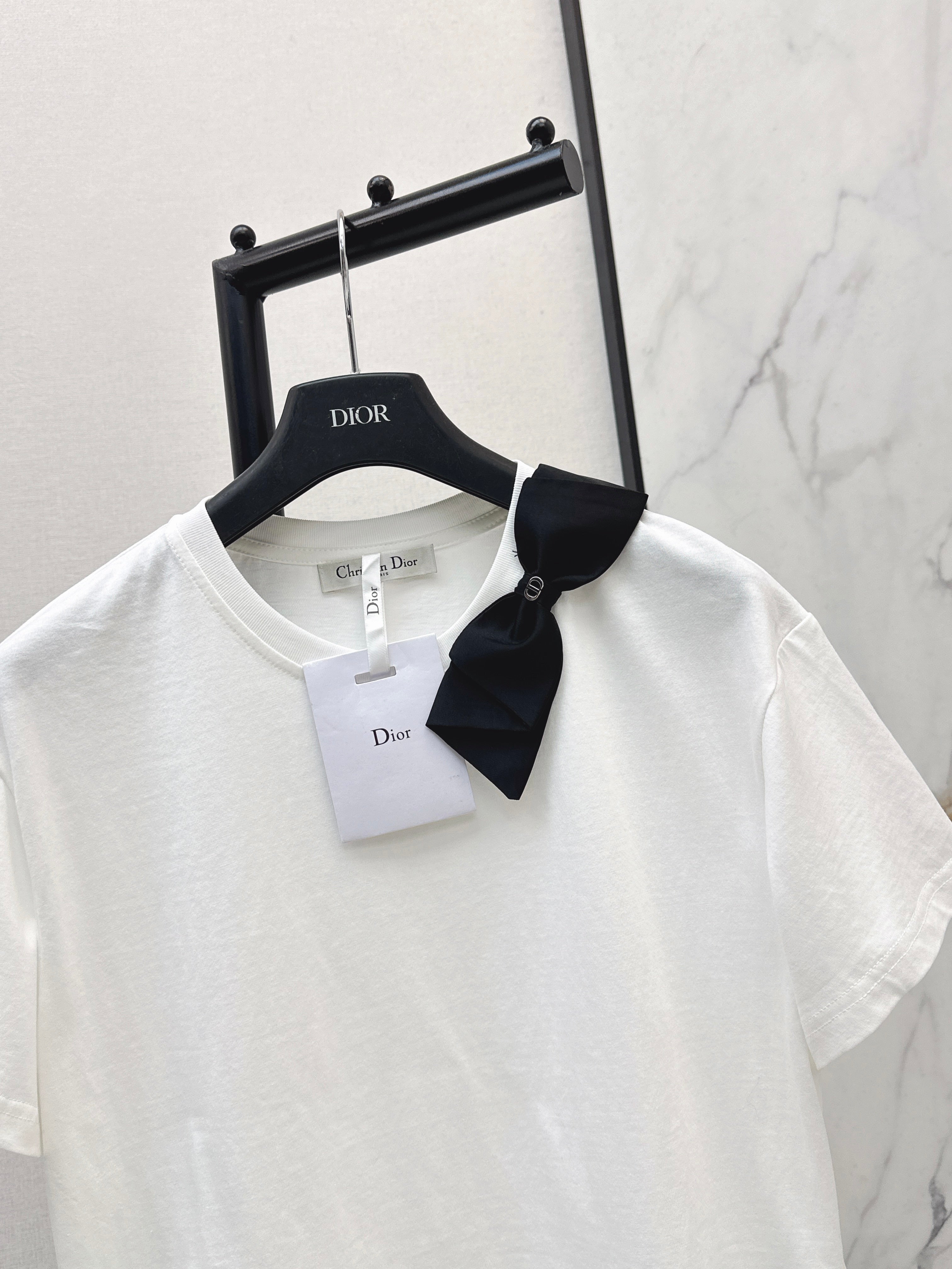26SS Short-Sleeve T-Shirt with 3D Bow Embellishment