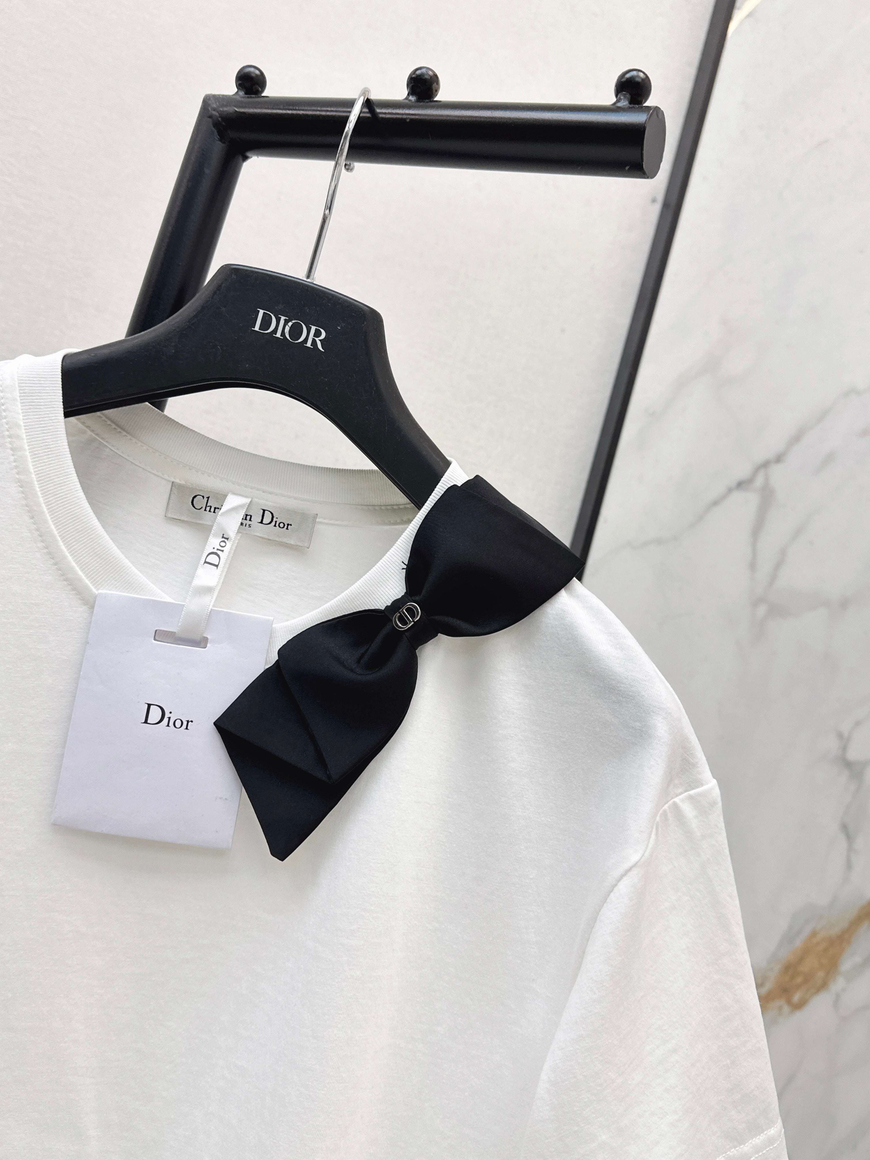 26SS Short-Sleeve T-Shirt with 3D Bow Embellishment
