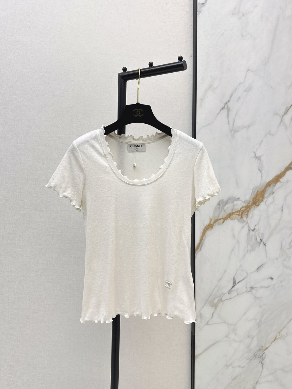 26SS Beaded Wavy-Hem U-Neck T-Shirt