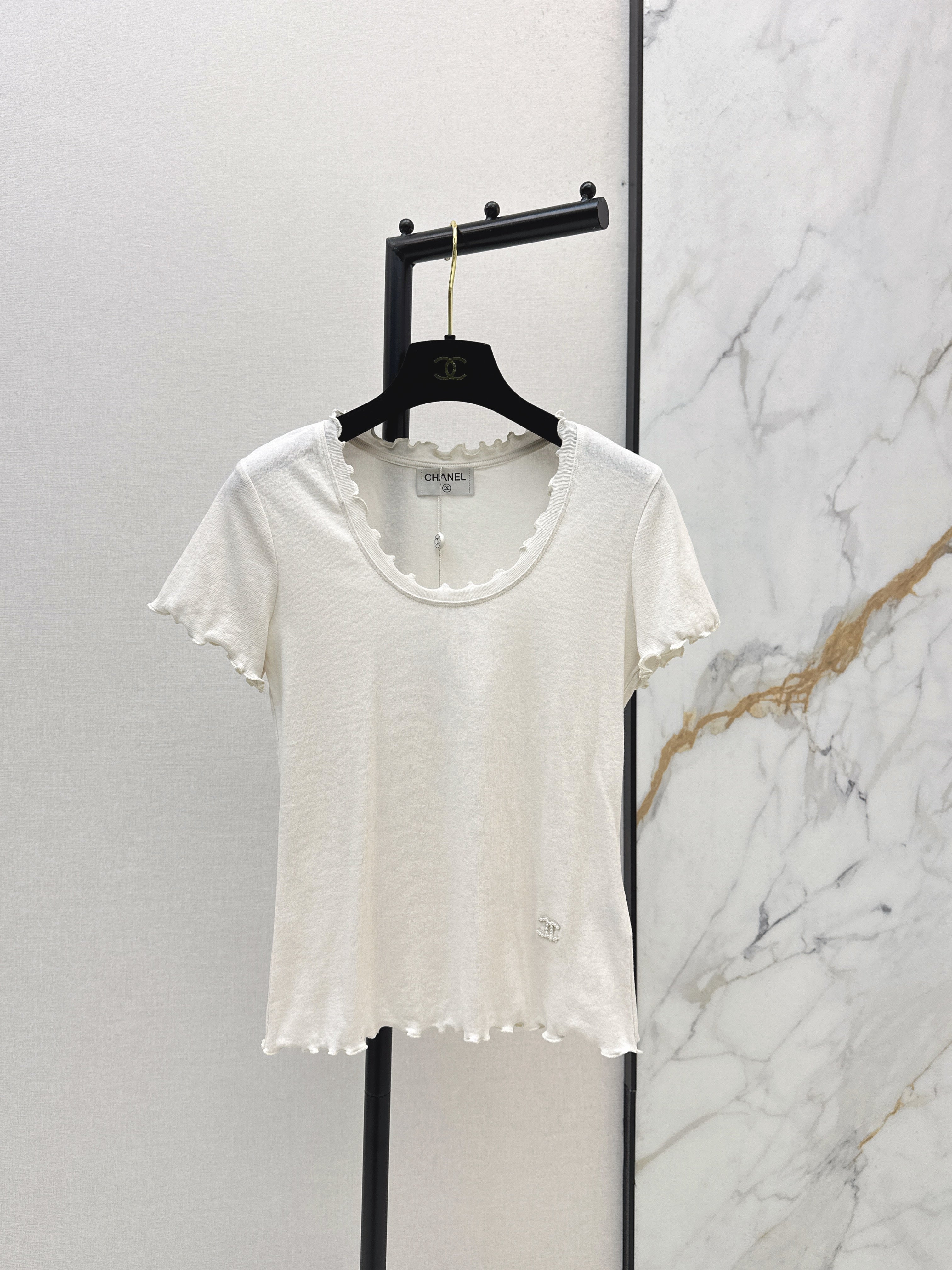26SS Beaded Wavy-Hem U-Neck T-Shirt