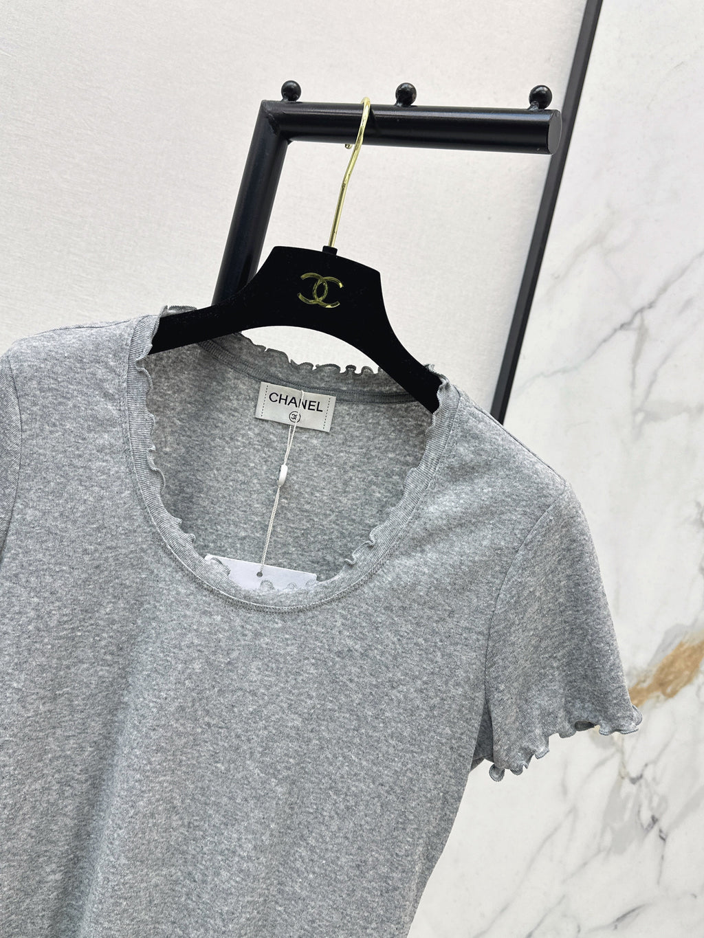 26SS Beaded Wavy-Hem U-Neck T-Shirt