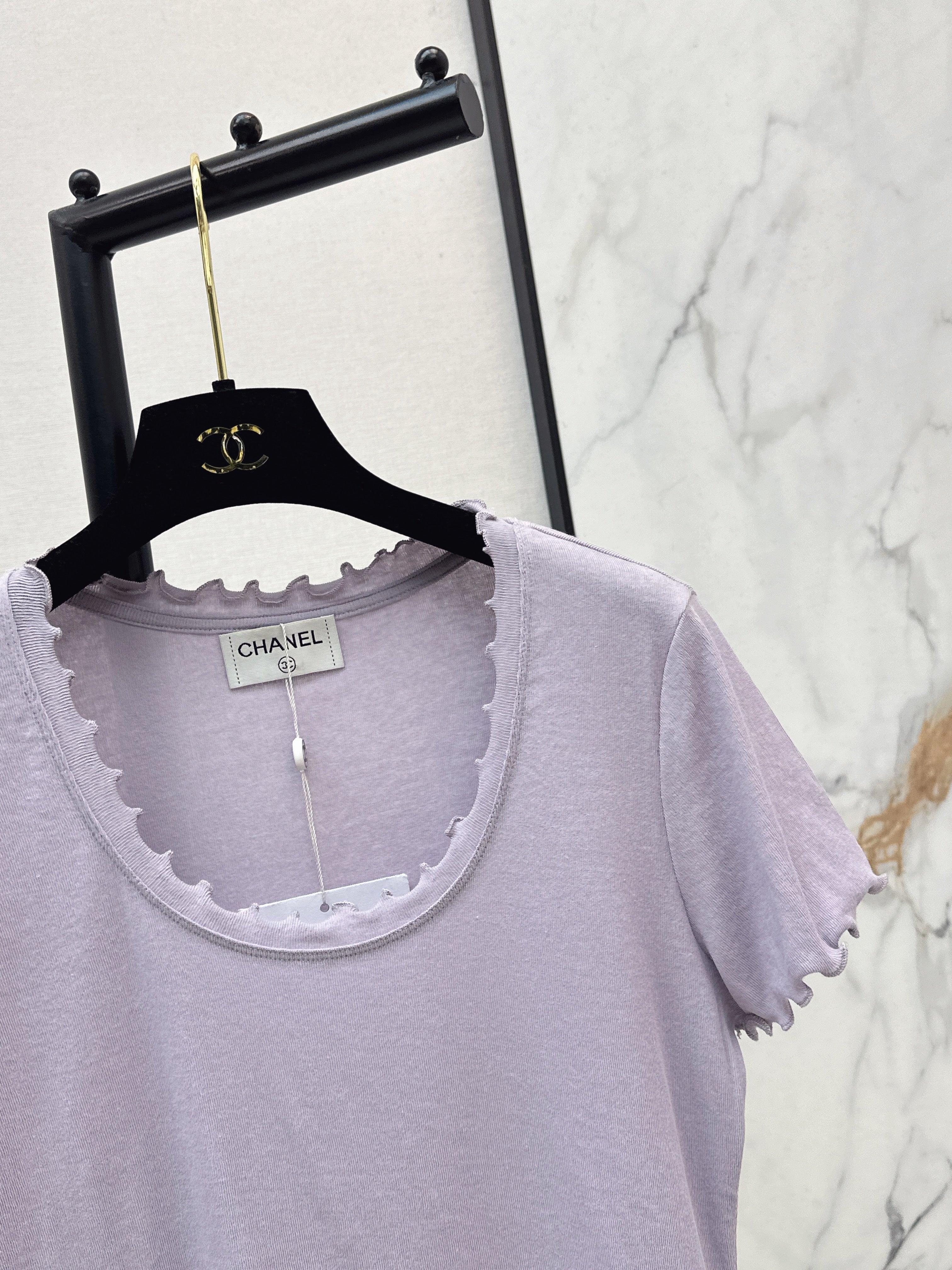 26SS Beaded Wavy-Hem U-Neck T-Shirt