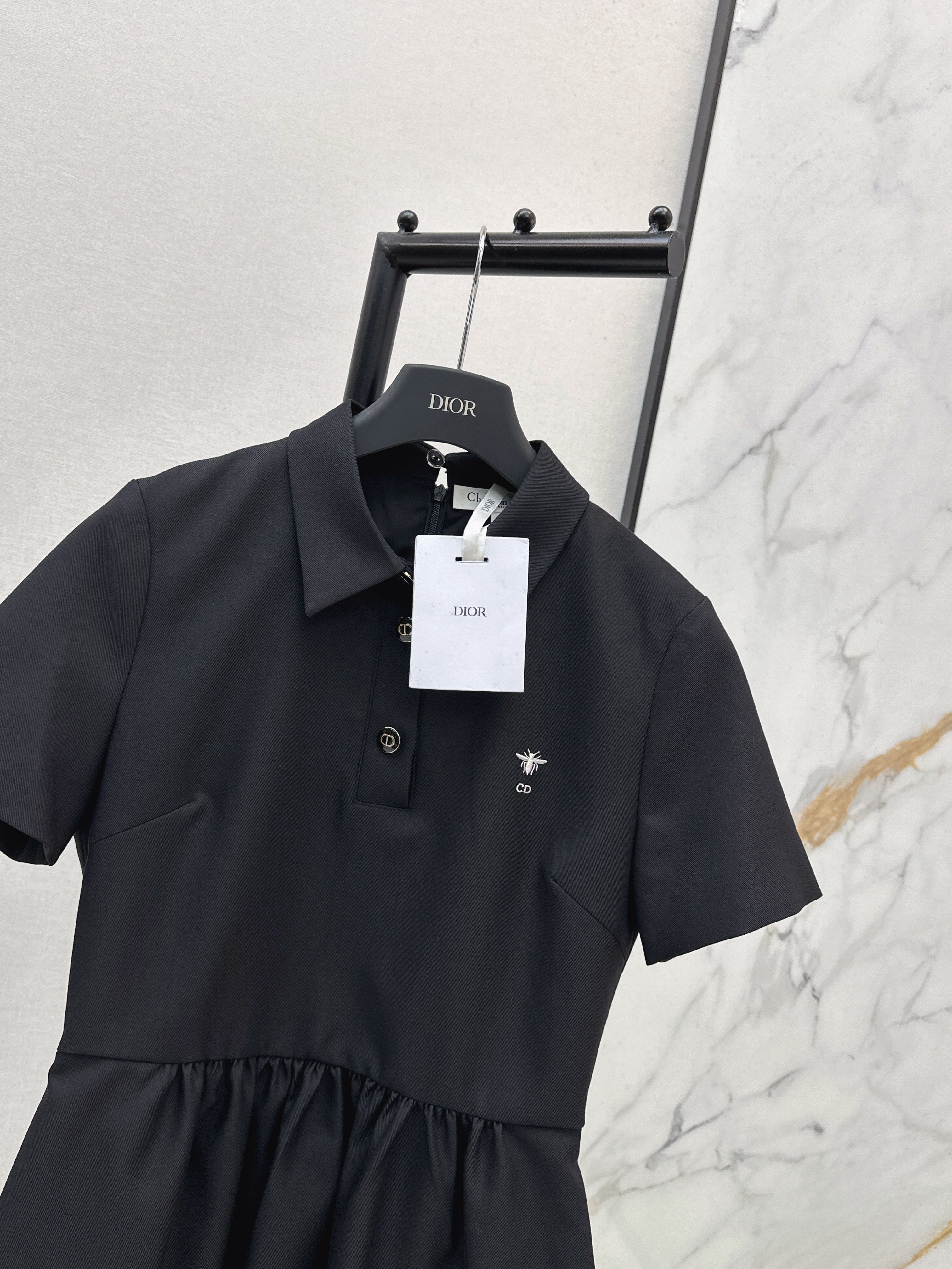26SS Spring/Summer Latest Style: Bee-Embroidered Dress