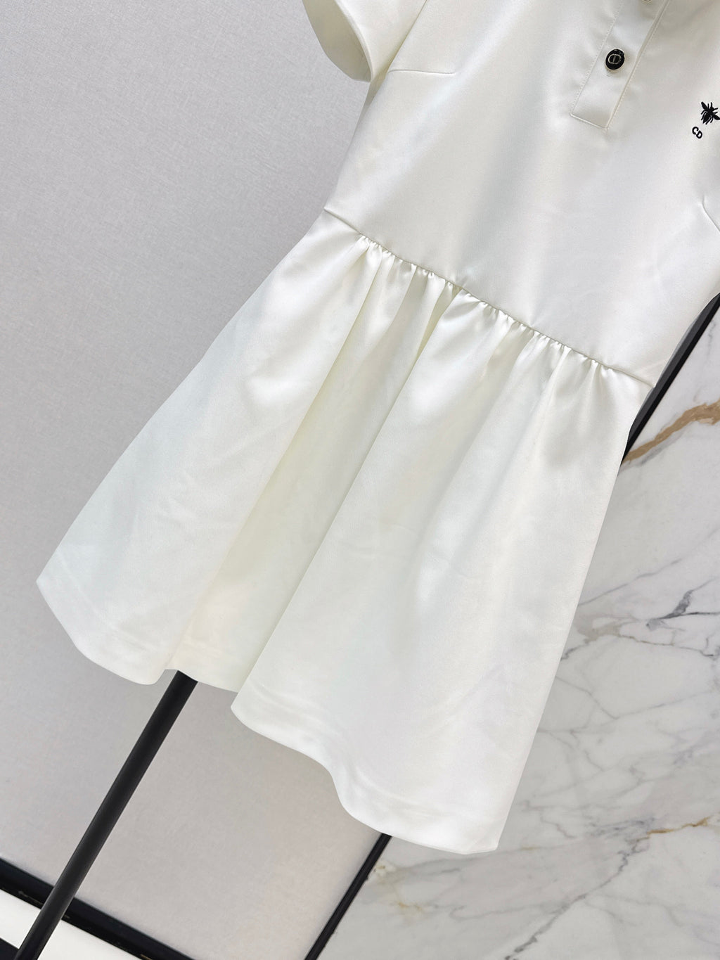 26SS Spring/Summer Latest Style: Bee-Embroidered Dress