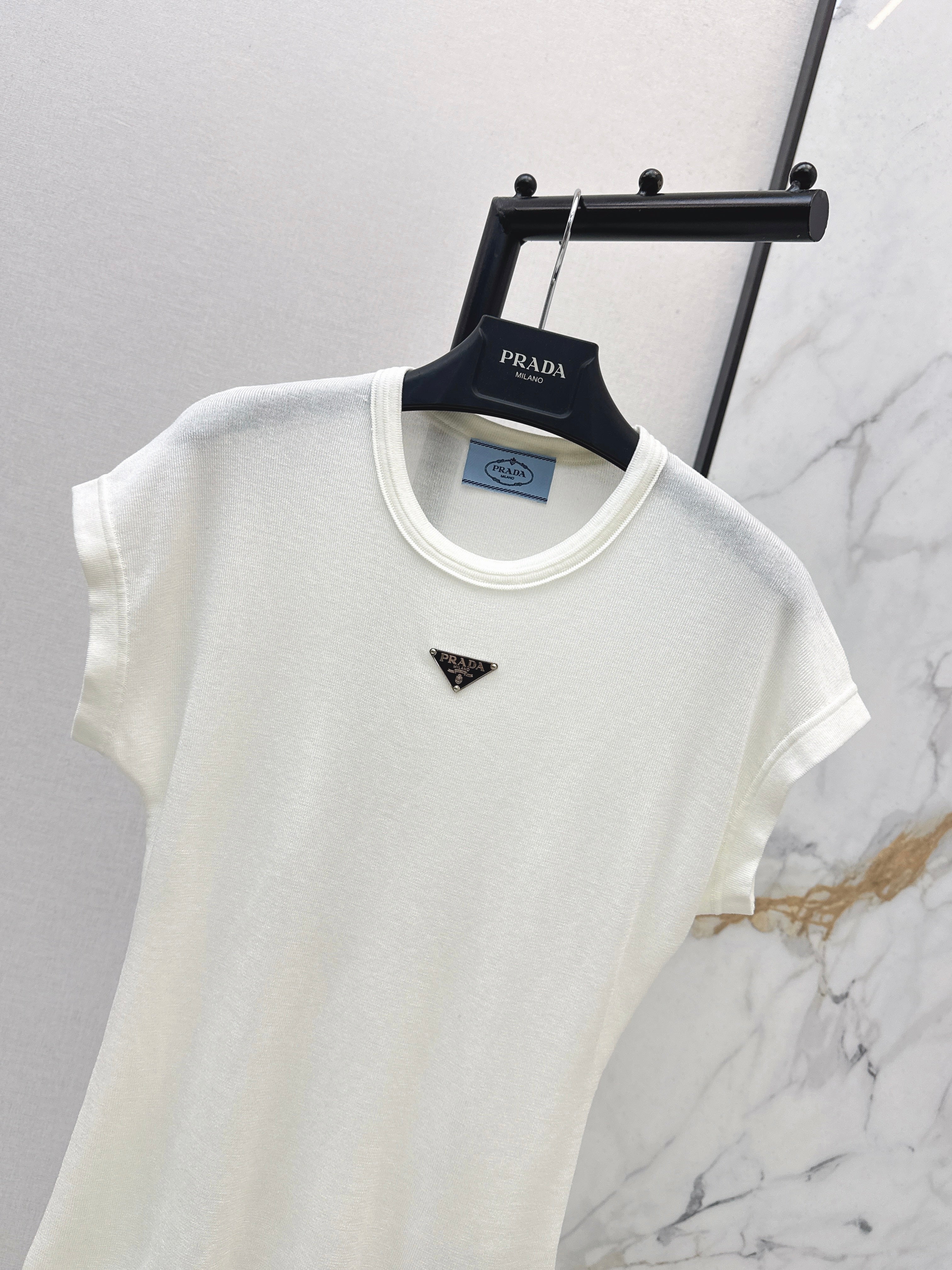 26SS New Triangle Logo Slim Fit T-Shirt