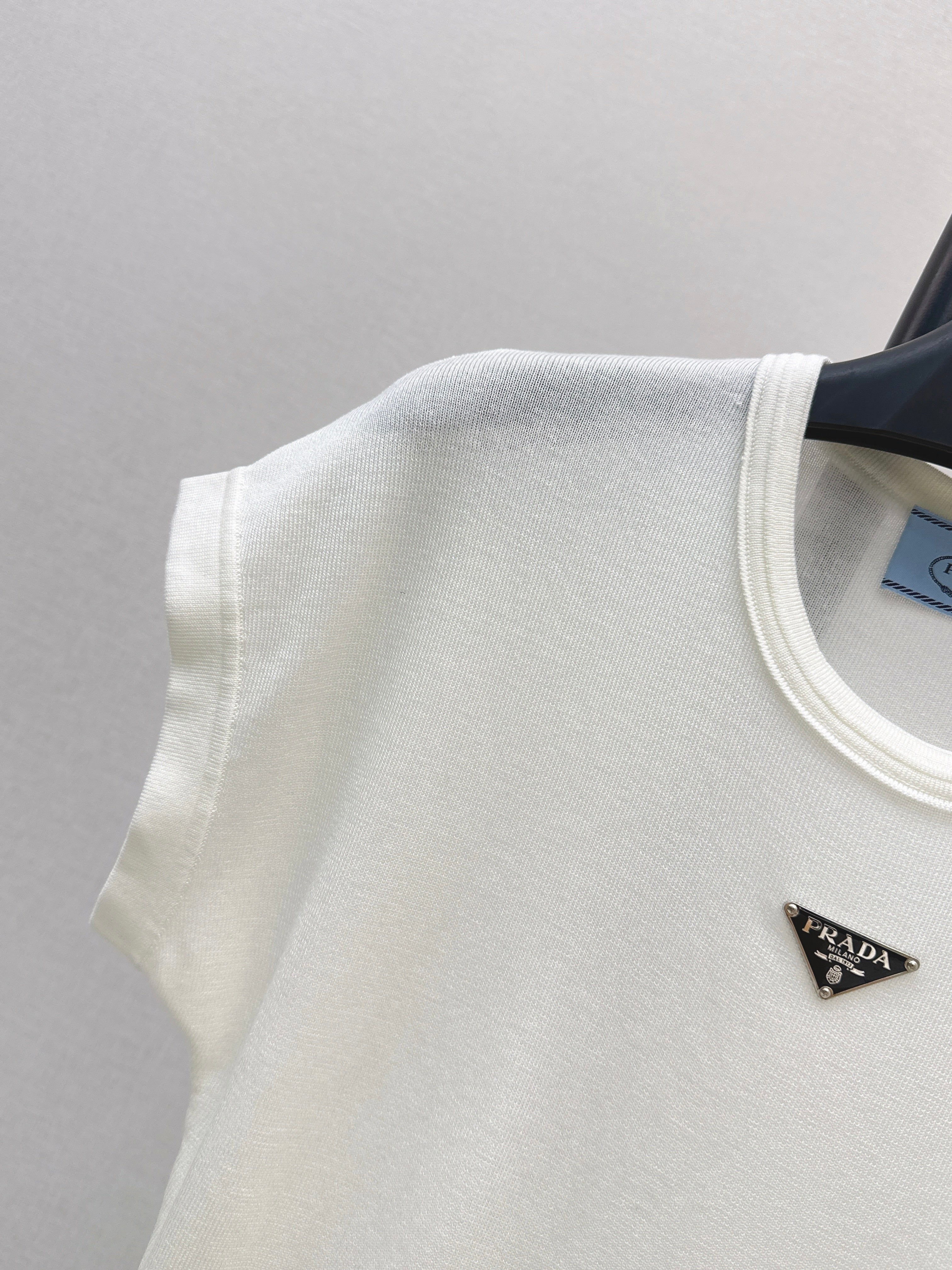 26SS New Triangle Logo Slim Fit T-Shirt