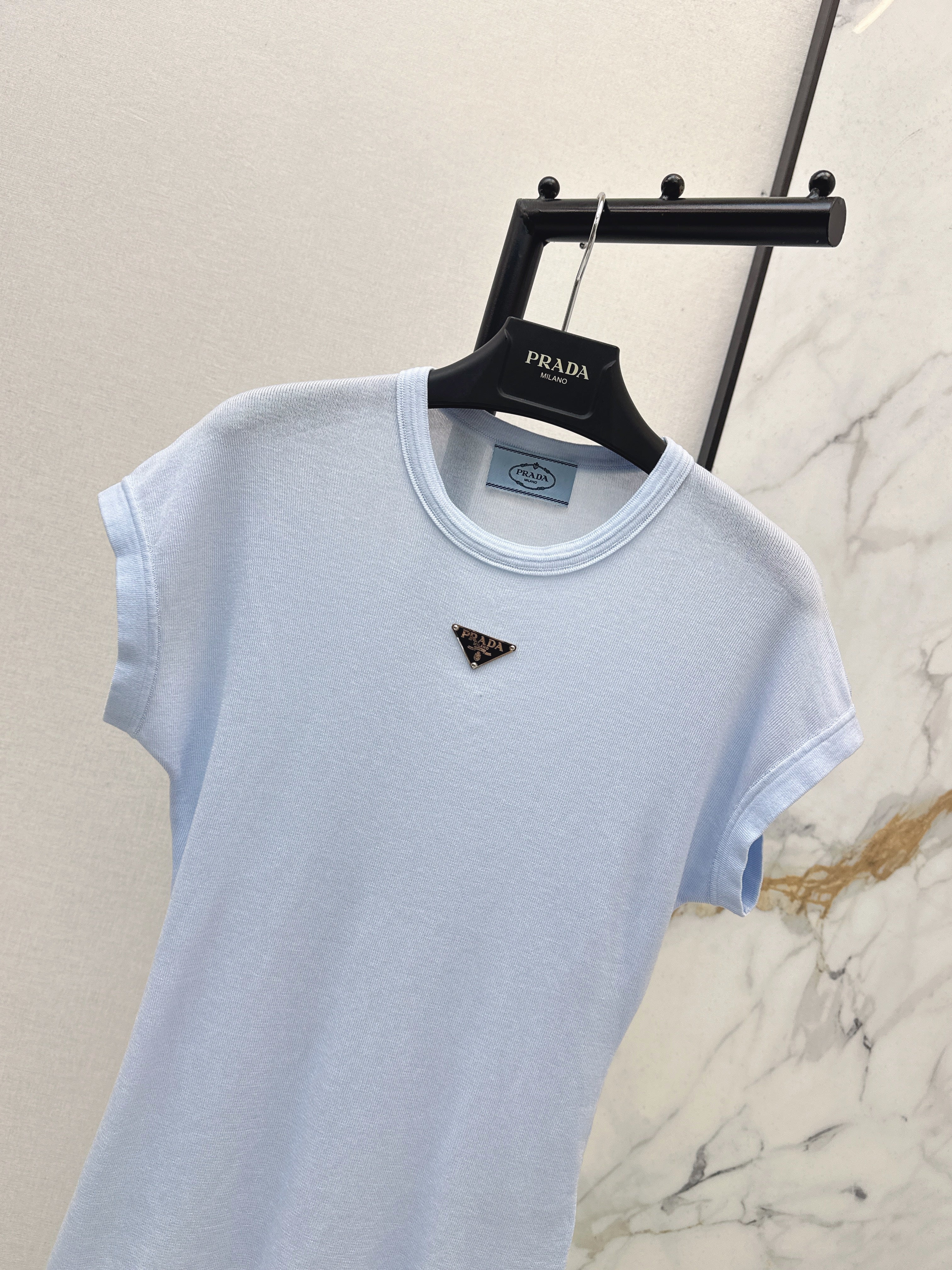 26SS New Triangle Logo Slim Fit T-Shirt