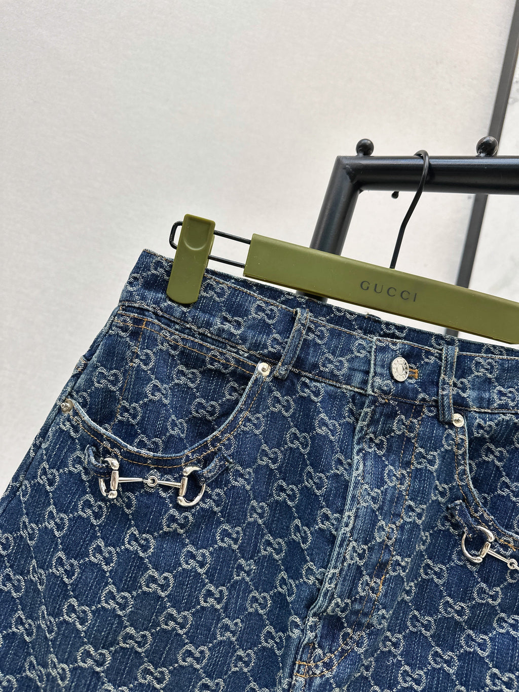 26SS New Jacquard Horseshoe Buckle Denim Midi Skirt