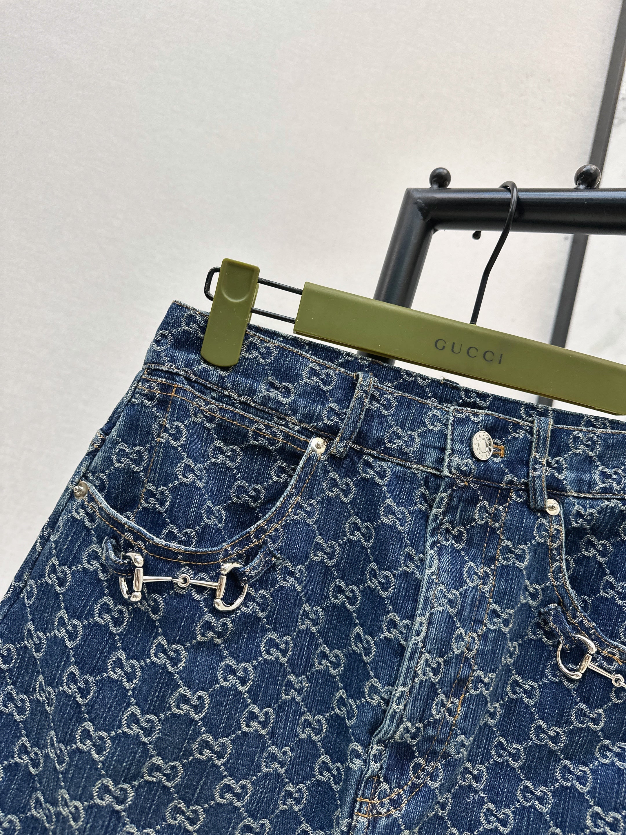 26SS New Jacquard Horseshoe Buckle Denim Midi Skirt