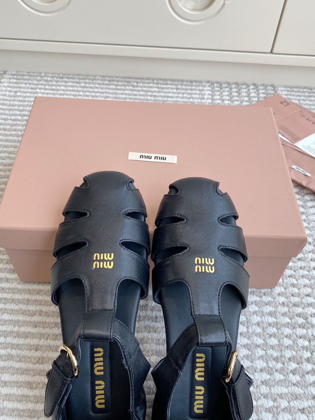 Super soft openwork Roman sandals