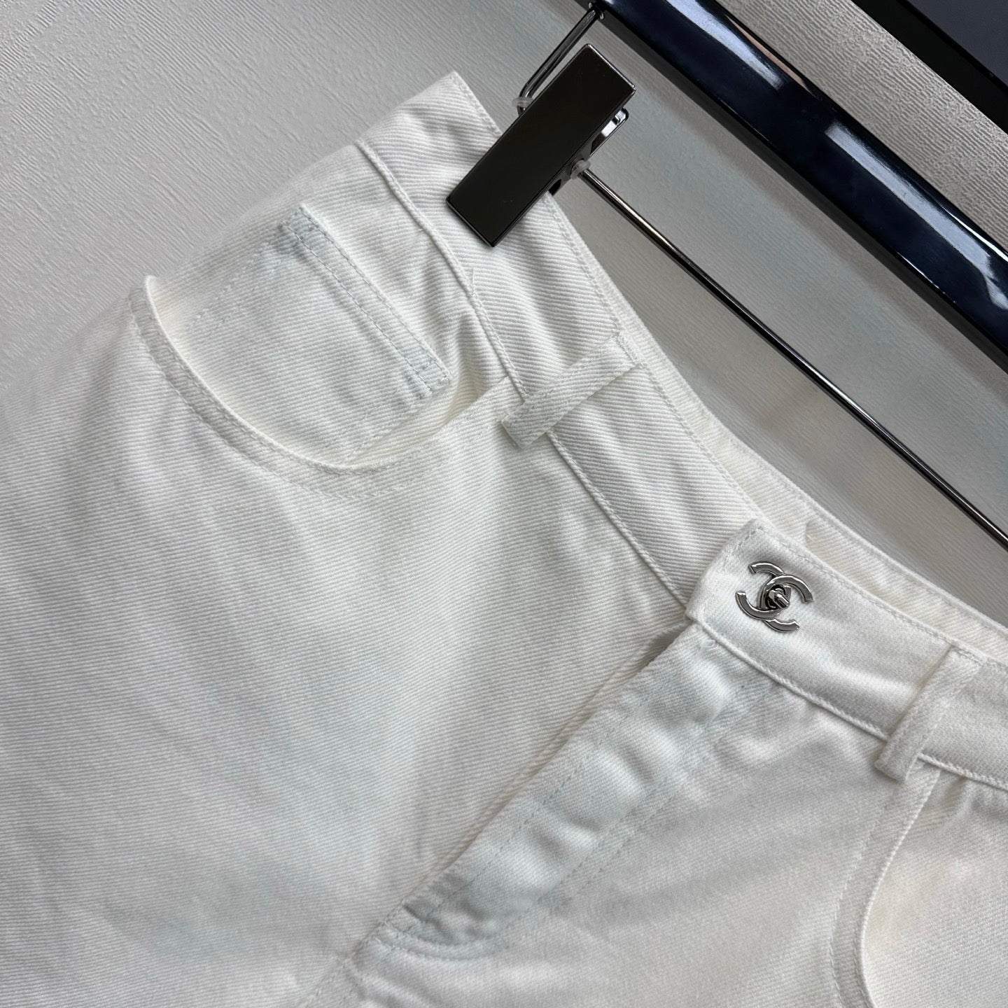 26SS New Embroidered Backpack Button Denim Shorts
