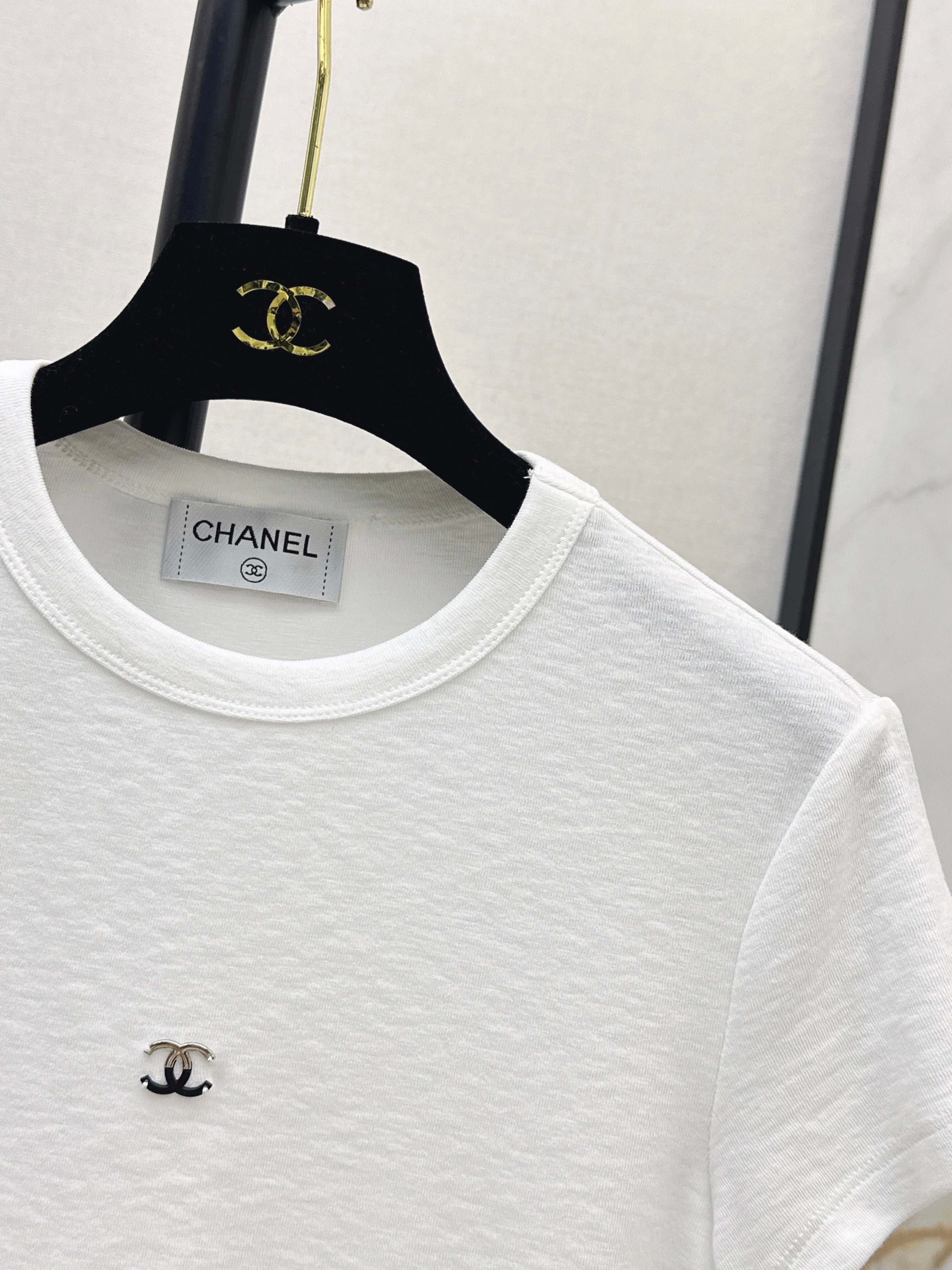 26SS NEW Slim Fit T-Shirt with Metal Decoration