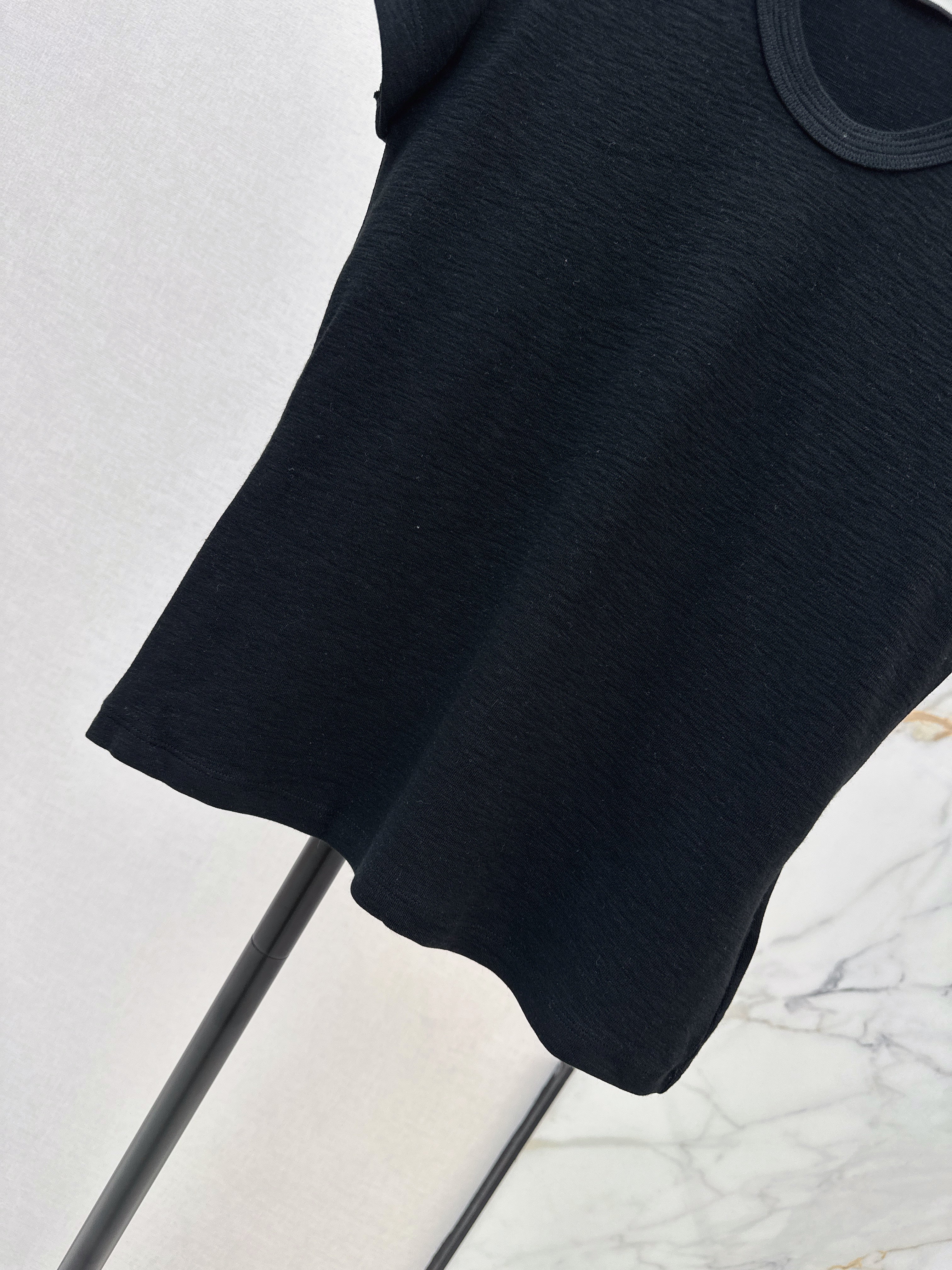 26SS Hardware-Decorated U-Neck T-Shirt