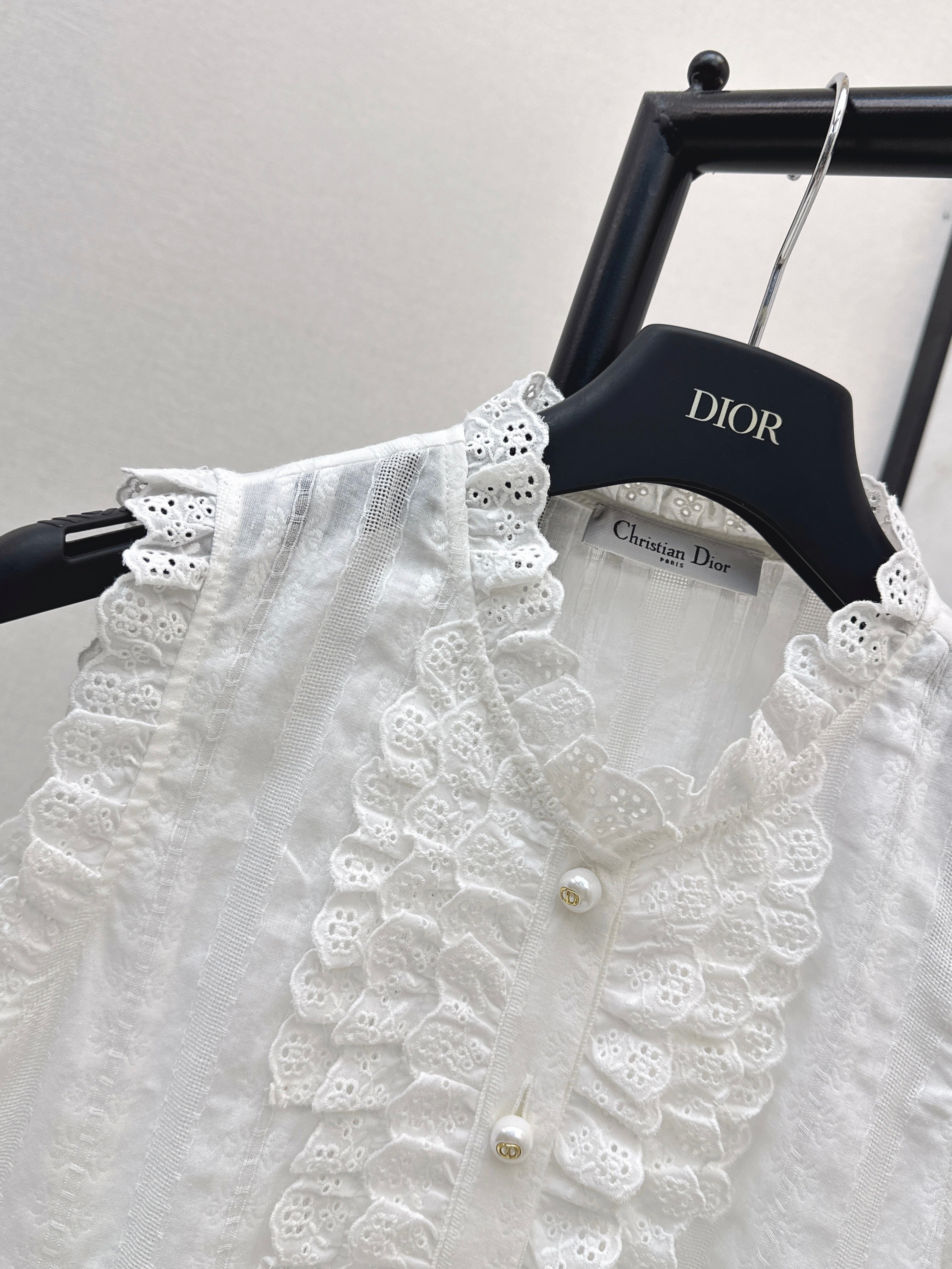 26SS NEW Bee Embroidery Ruffled Collar Sleeveless Shirt