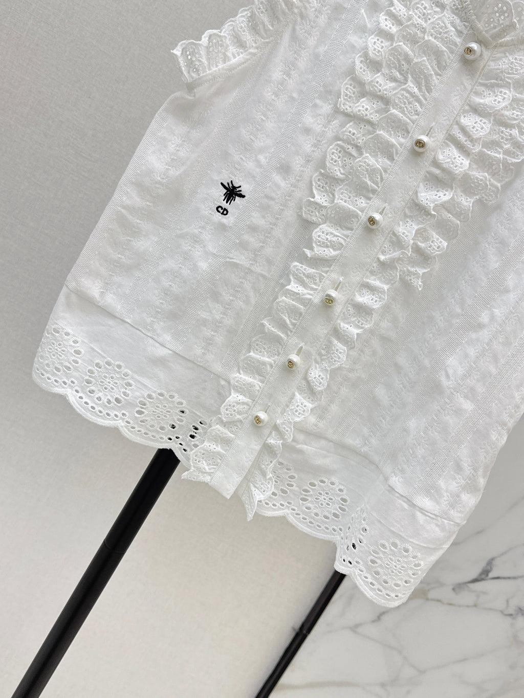 26SS NEW Bee Embroidery Ruffled Collar Sleeveless Shirt