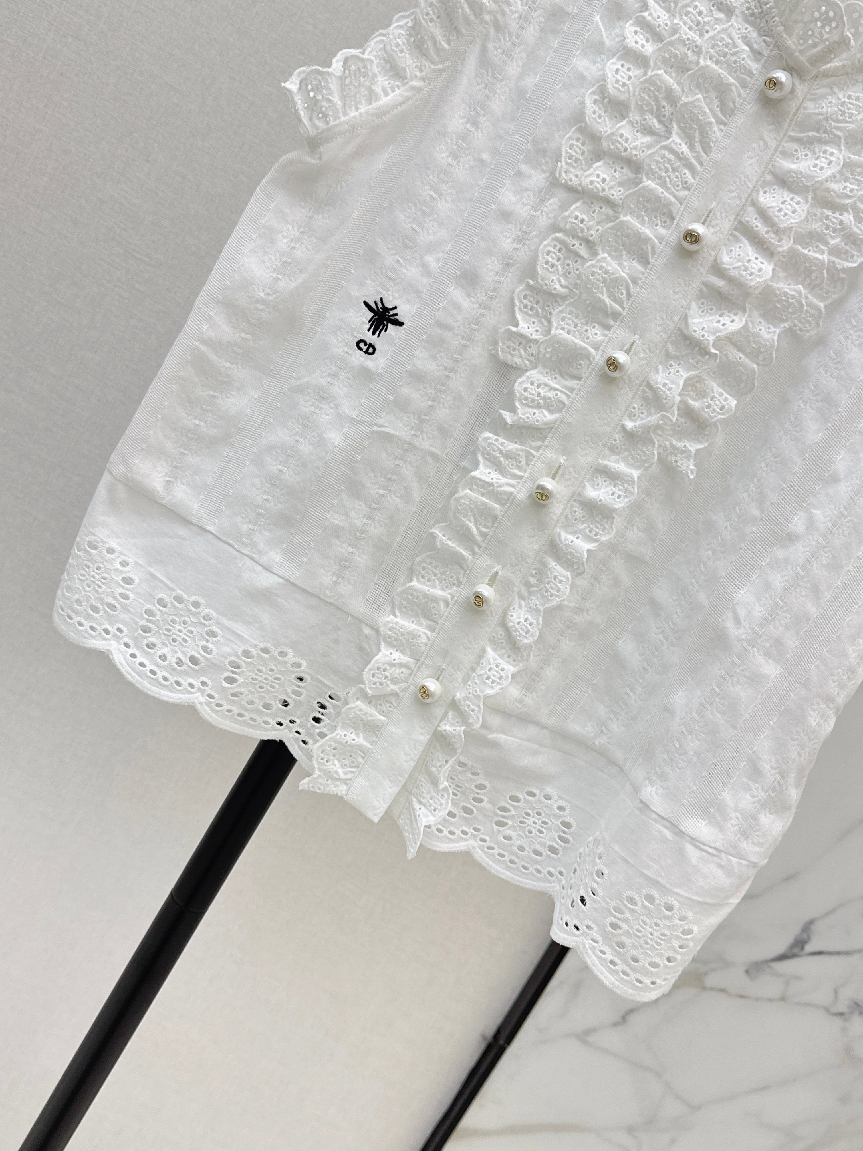 26SS NEW Bee Embroidery Ruffled Collar Sleeveless Shirt