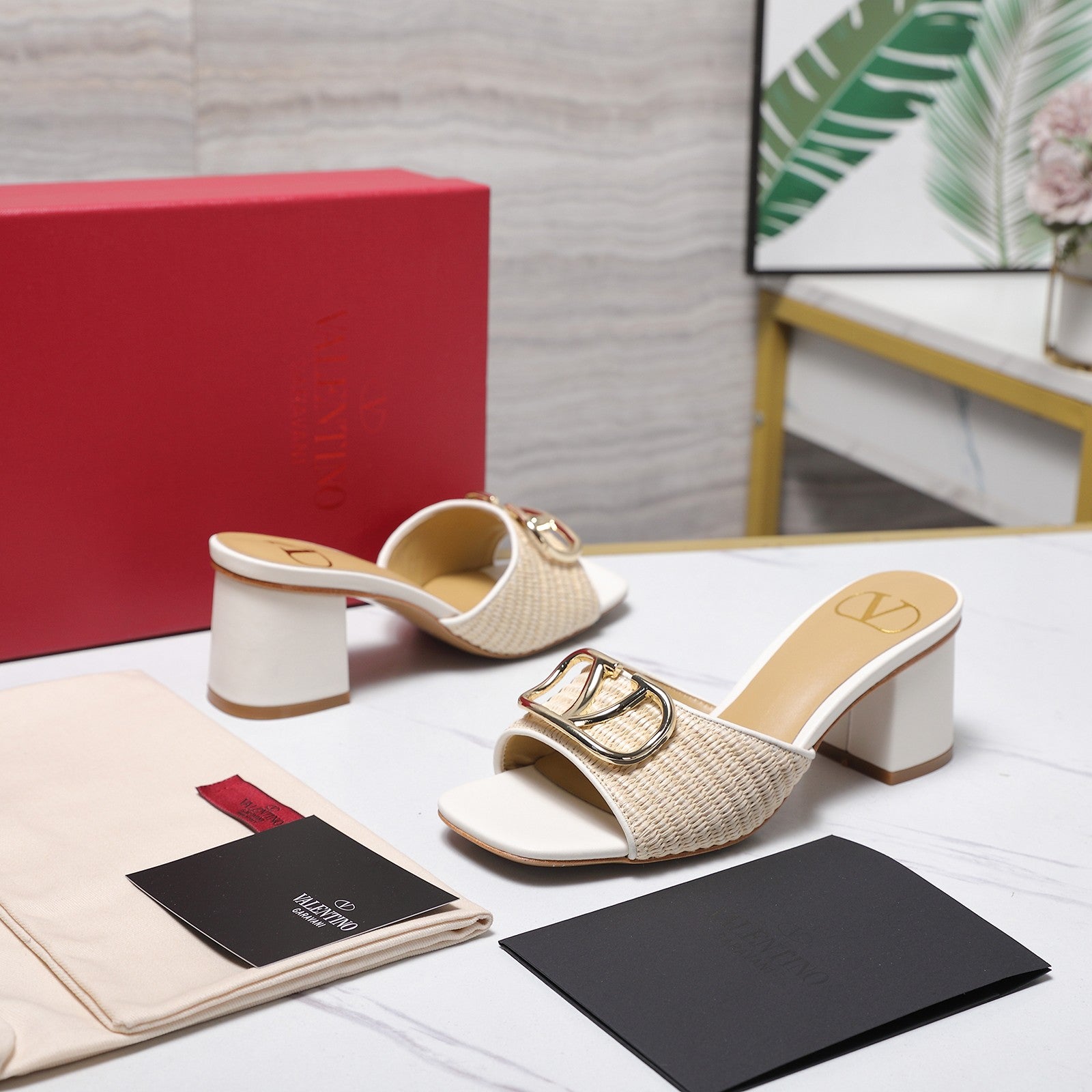 26SS runway style mid-heel sandals