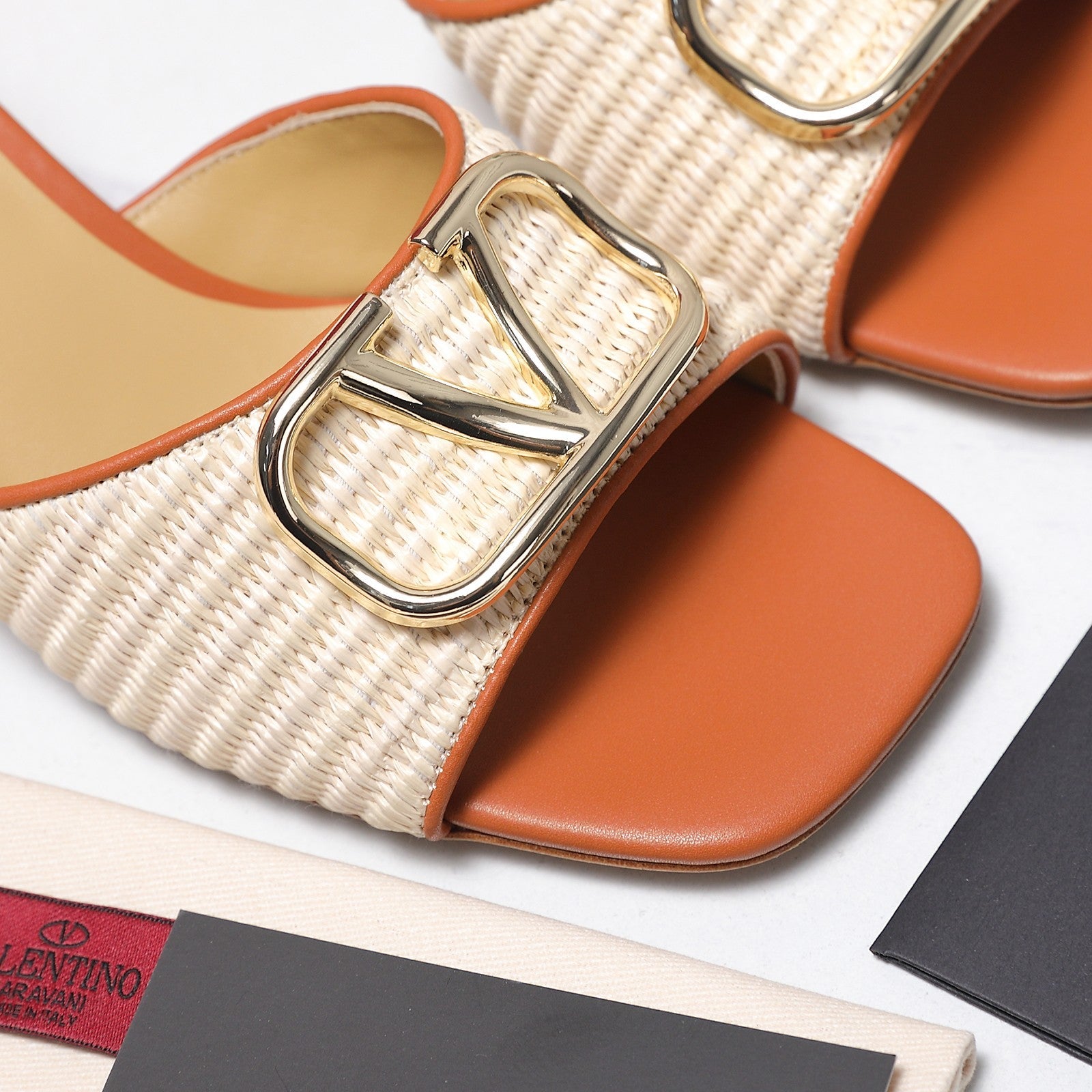 26SS runway style mid-heel sandals