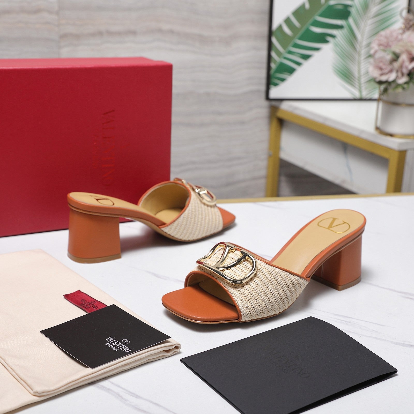 26SS runway style mid-heel sandals