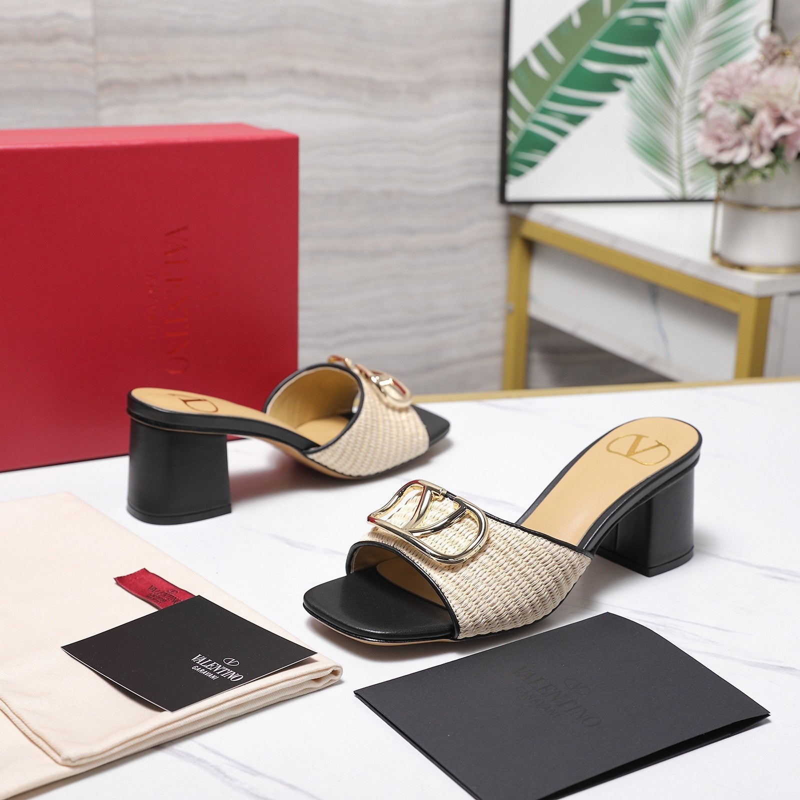 26SS runway style mid-heel sandals