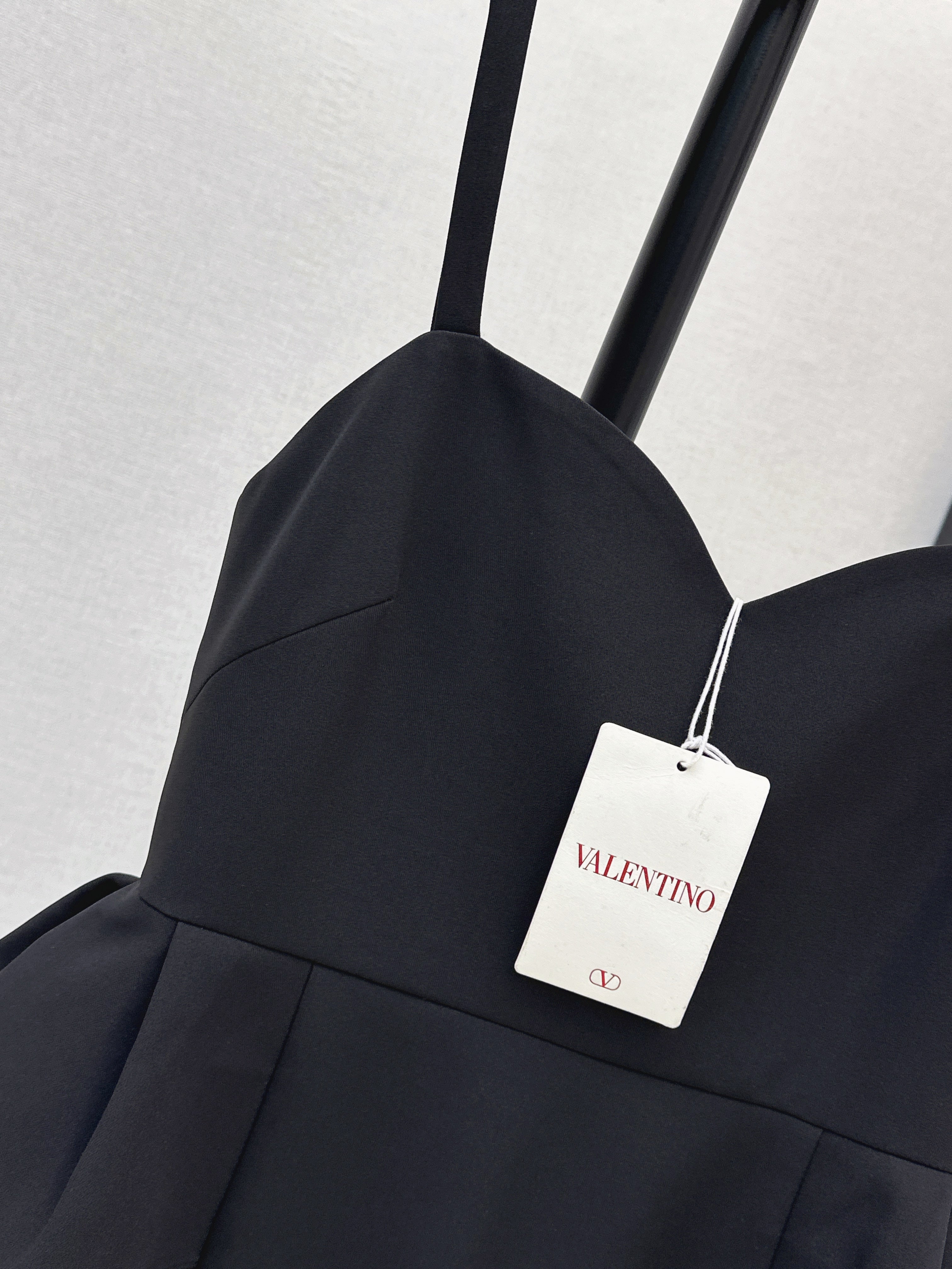 26SS New Elegant Hepburn-Style Black Slip Dress