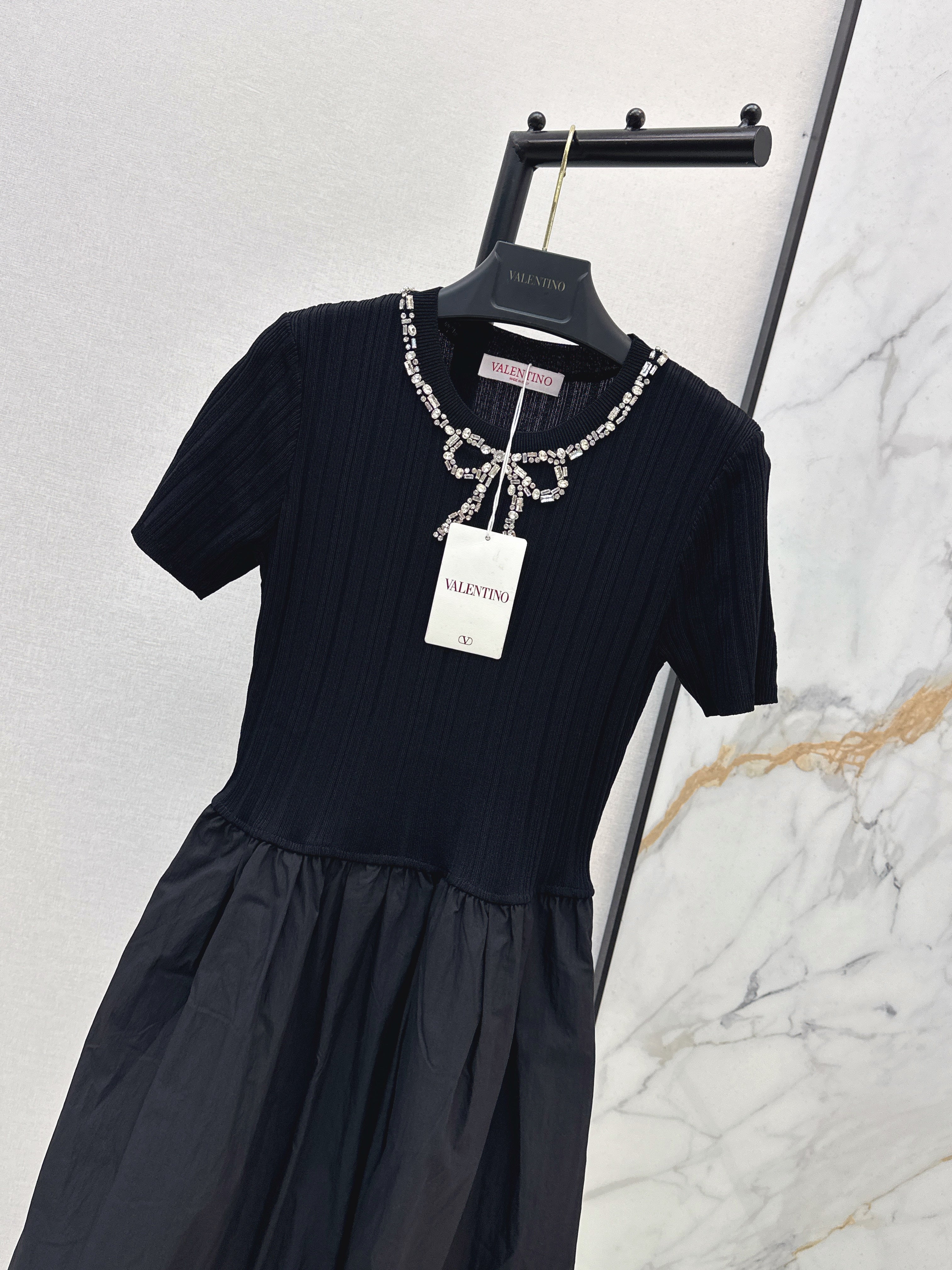 26SS New Heavy-Duty Beaded Bow Knit Patchwork Dress