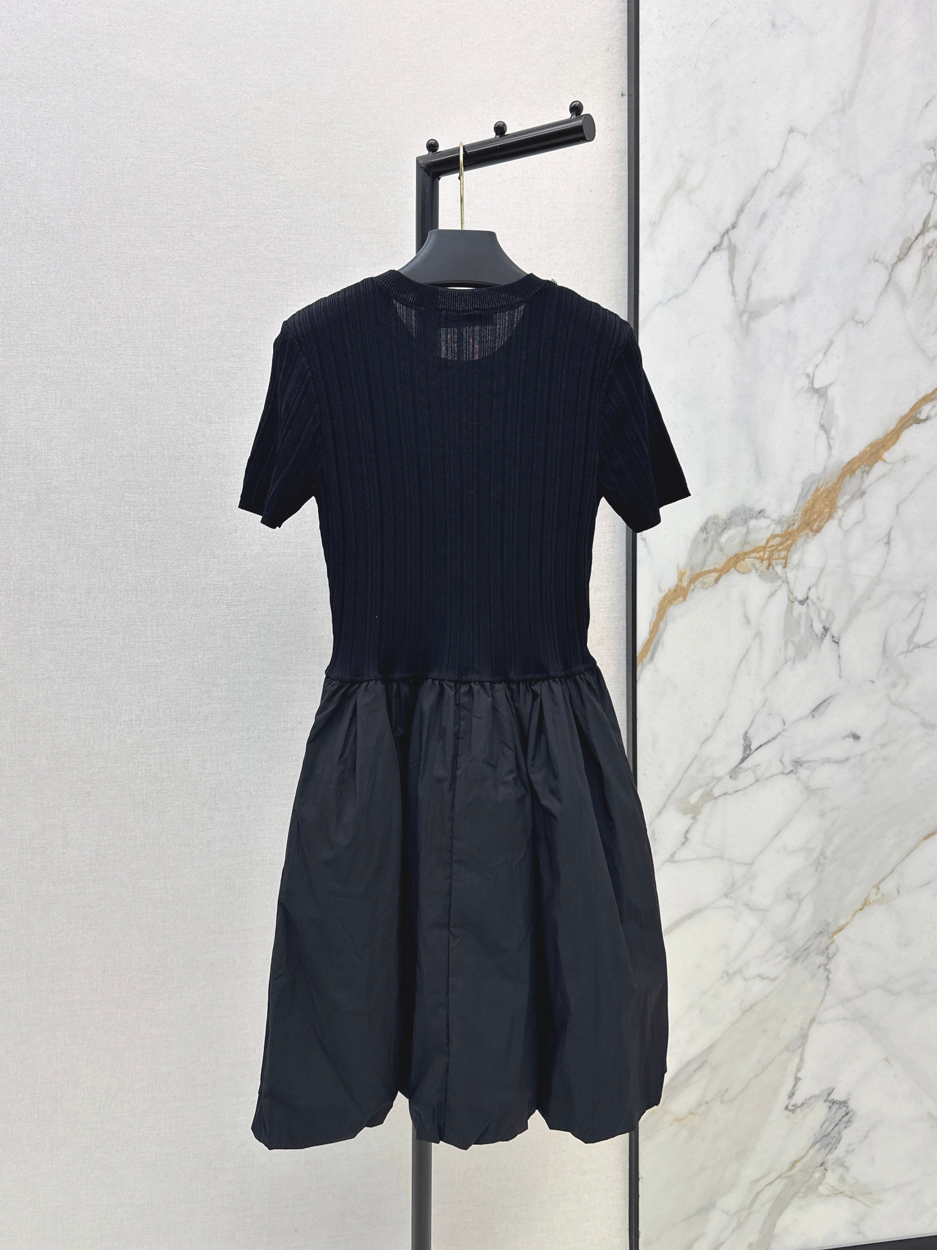 26SS New Heavy-Duty Beaded Bow Knit Patchwork Dress