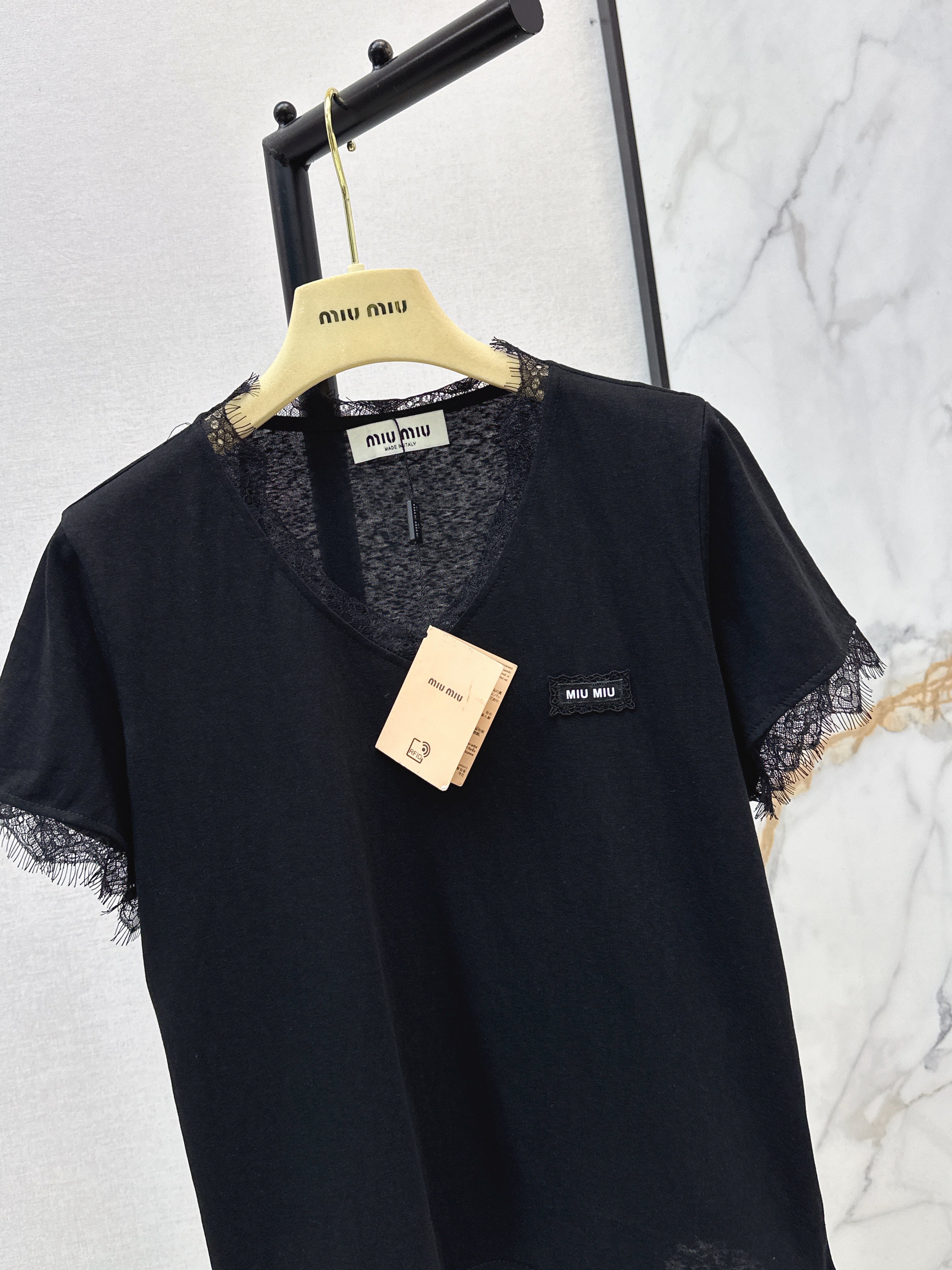 26SS New Lace-Trimmed V-Neck T-Shirt