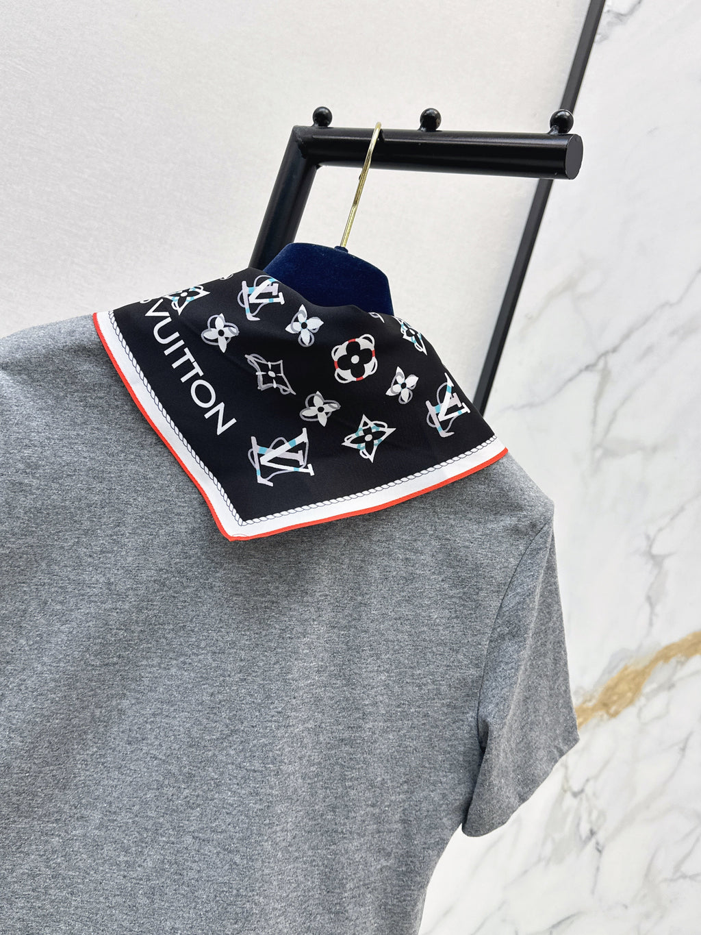 26SS New Arrival: Short-Length T-Shirt with Printed Silk Scarf Embellishment