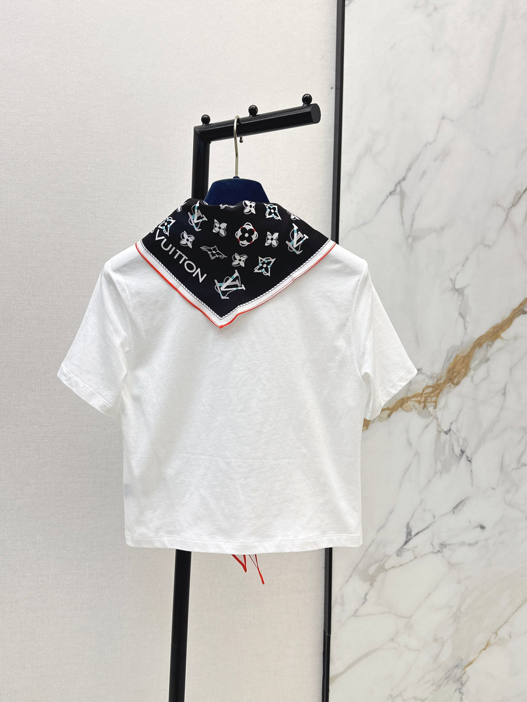 26SS New Arrival: Short-Length T-Shirt with Printed Silk Scarf Embellishment