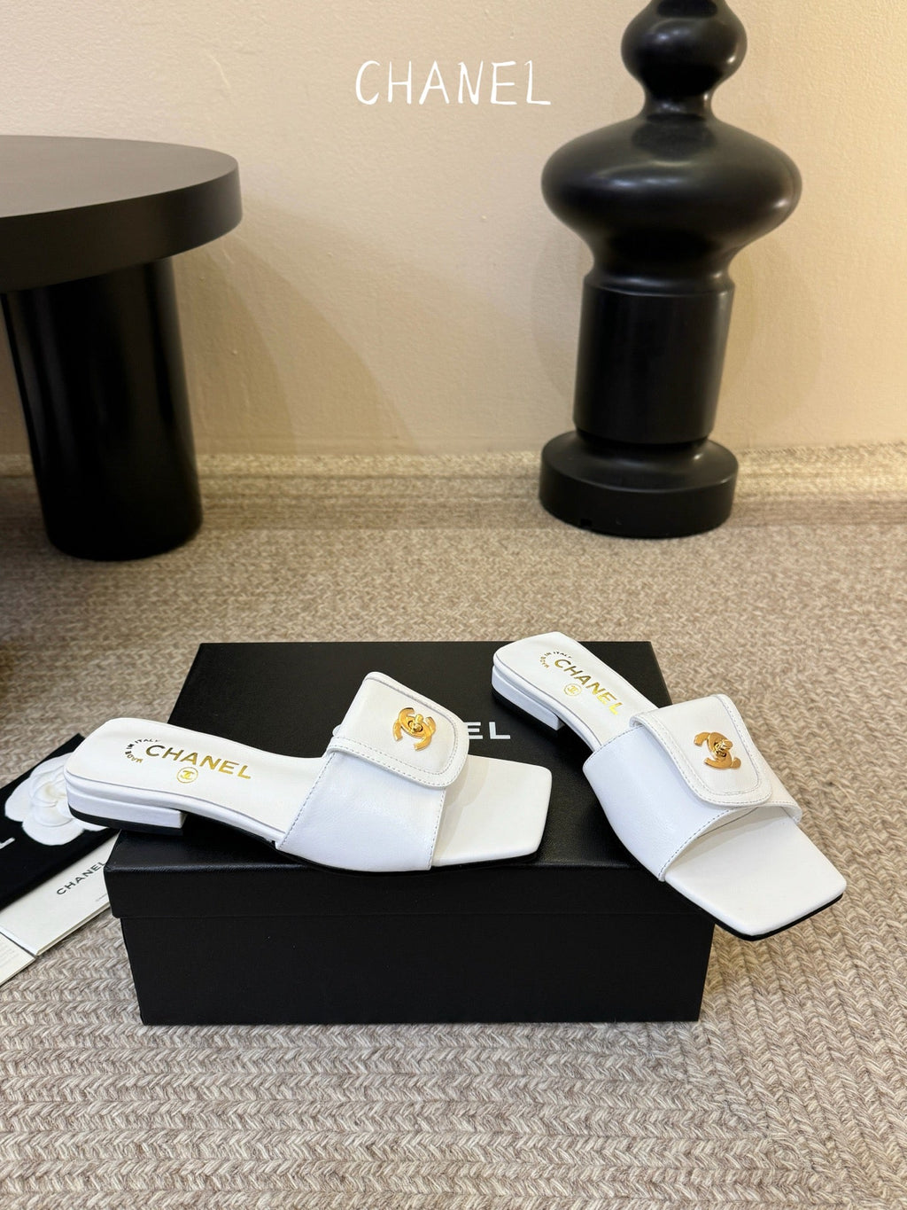 26SS Square-Toe Slides