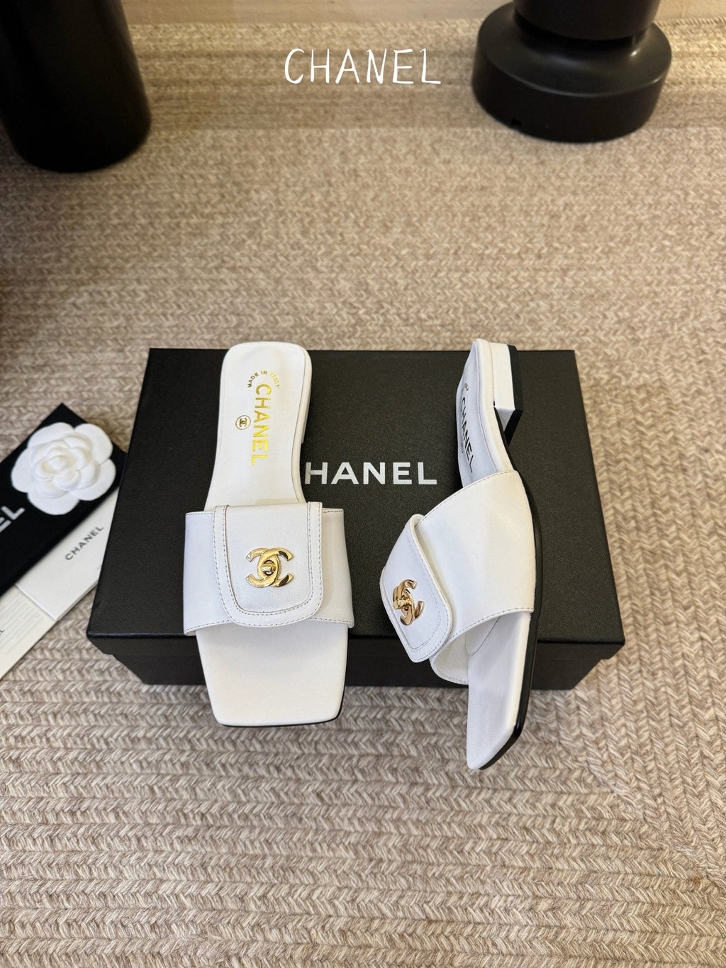 26SS Square-Toe Slides