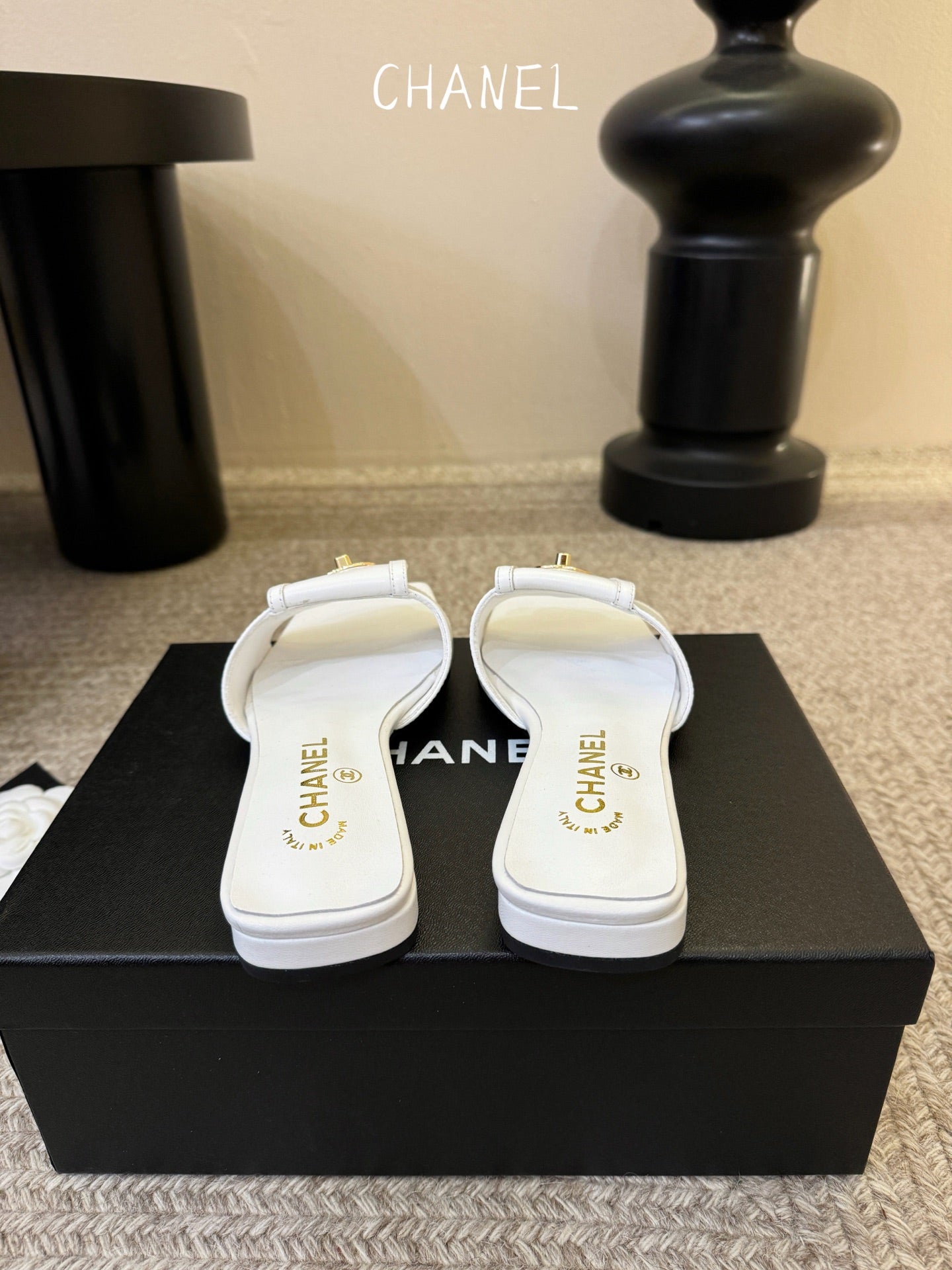 26SS Square-Toe Slides