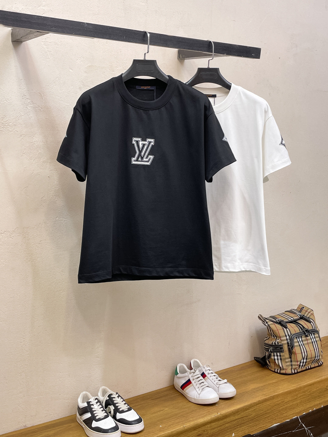 26 Spring/Summer Short-Sleeve Style
