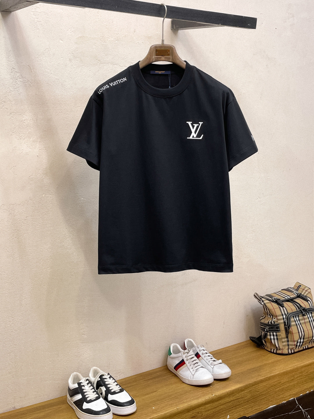 Spring/Summer Short-Sleeve Style