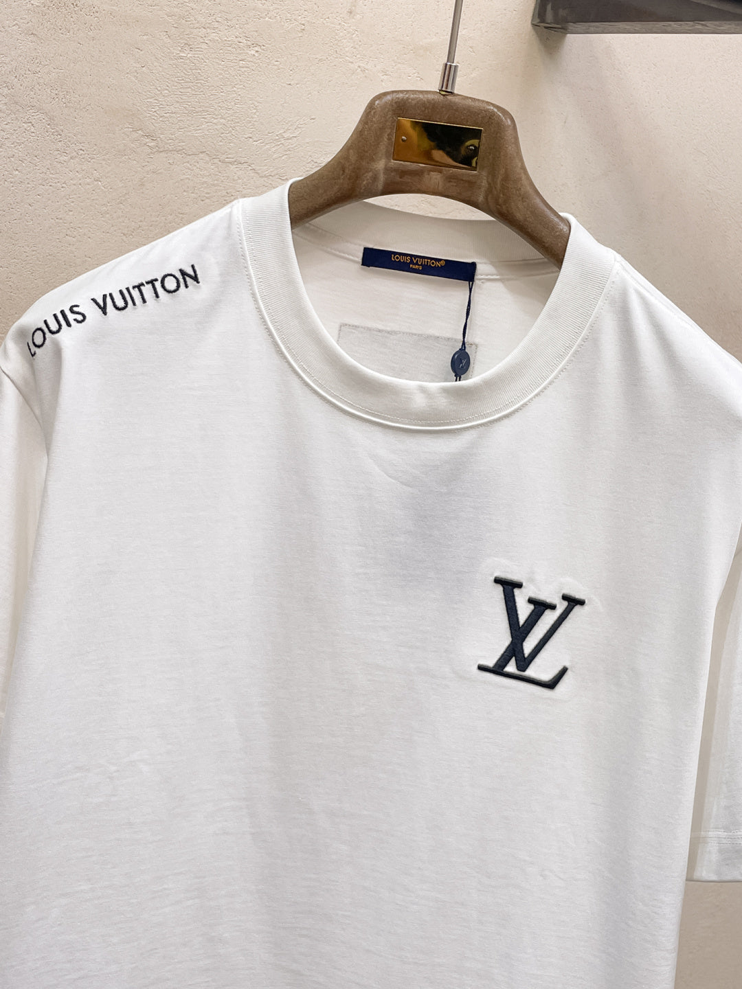 Spring/Summer Short-Sleeve Style