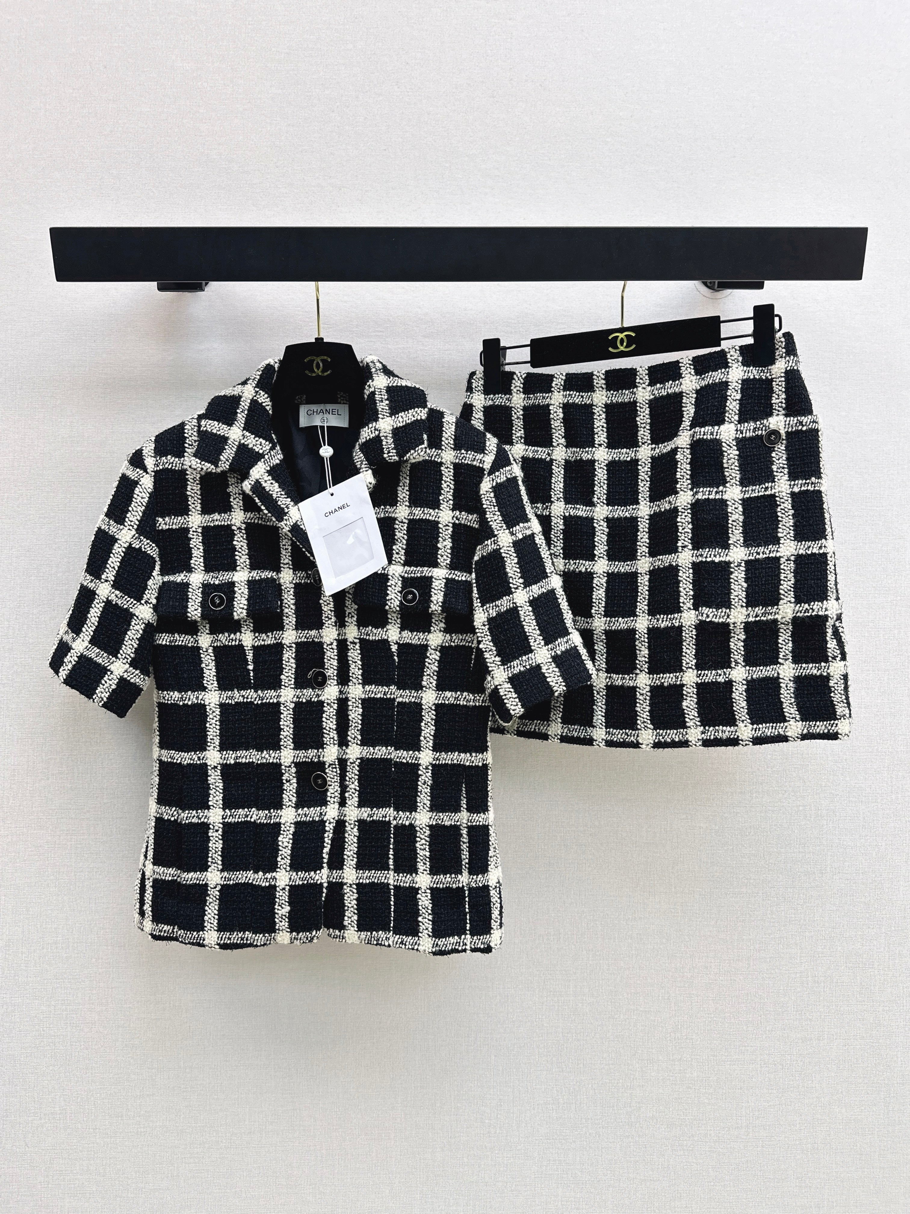 26SS — A luxurious and exquisite woven suit from the runway.