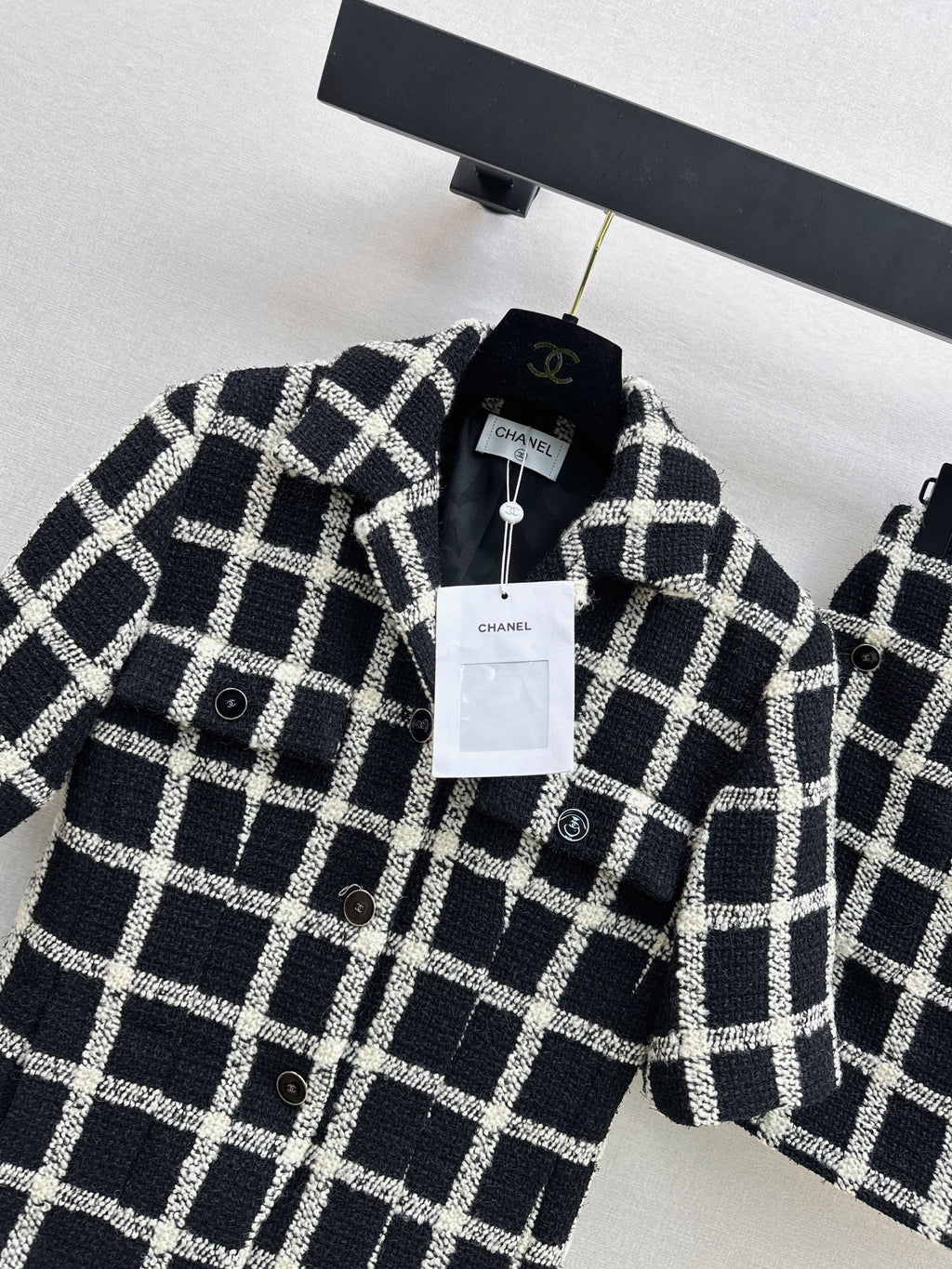 26SS — A luxurious and exquisite woven suit from the runway.