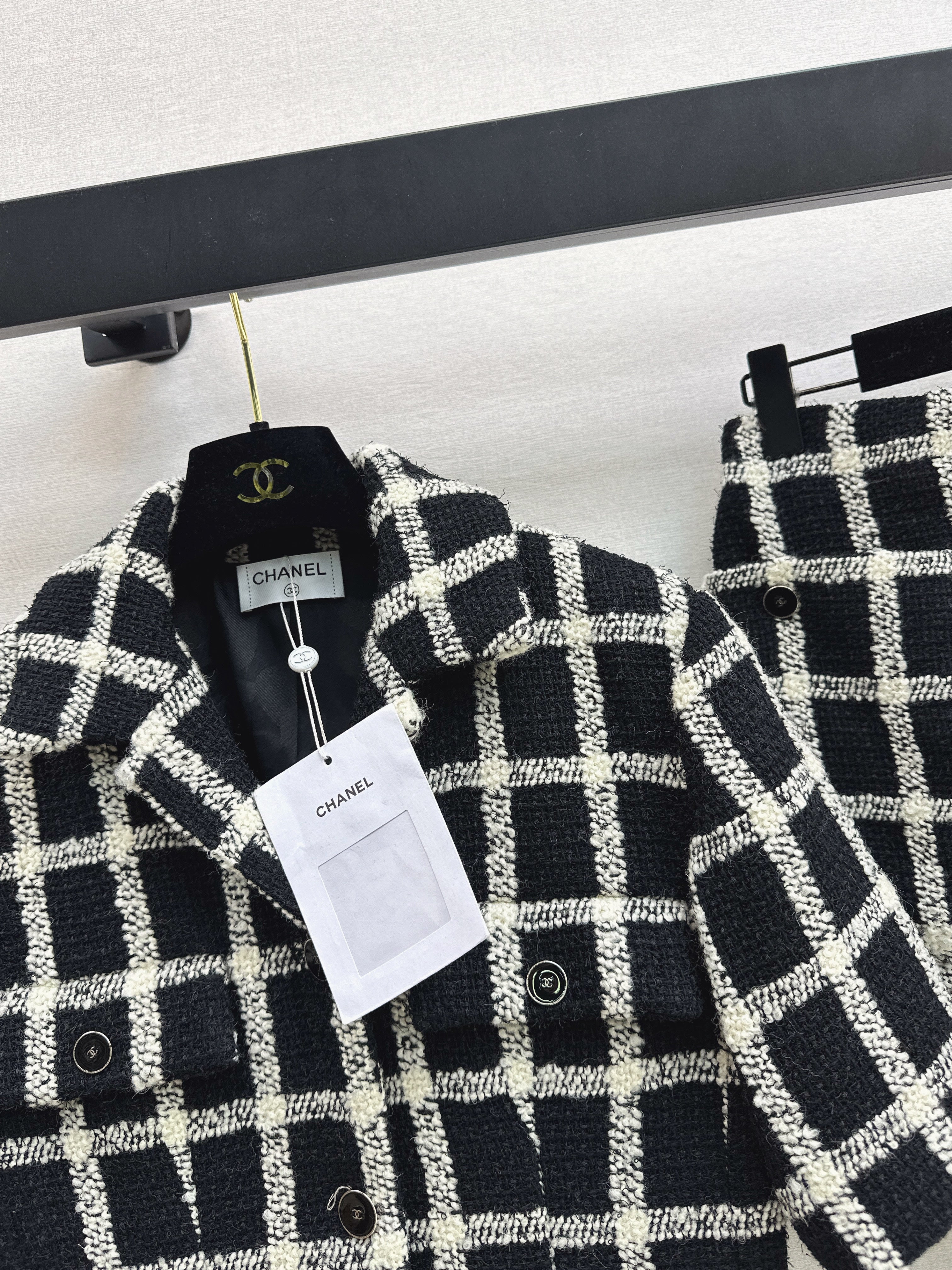 26SS — A luxurious and exquisite woven suit from the runway.