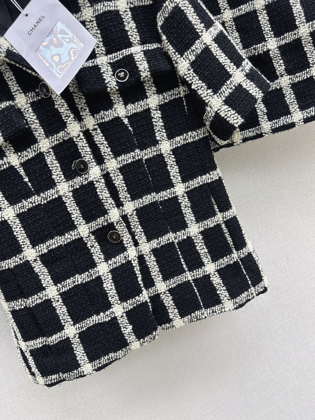 26SS — A luxurious and exquisite woven suit from the runway.