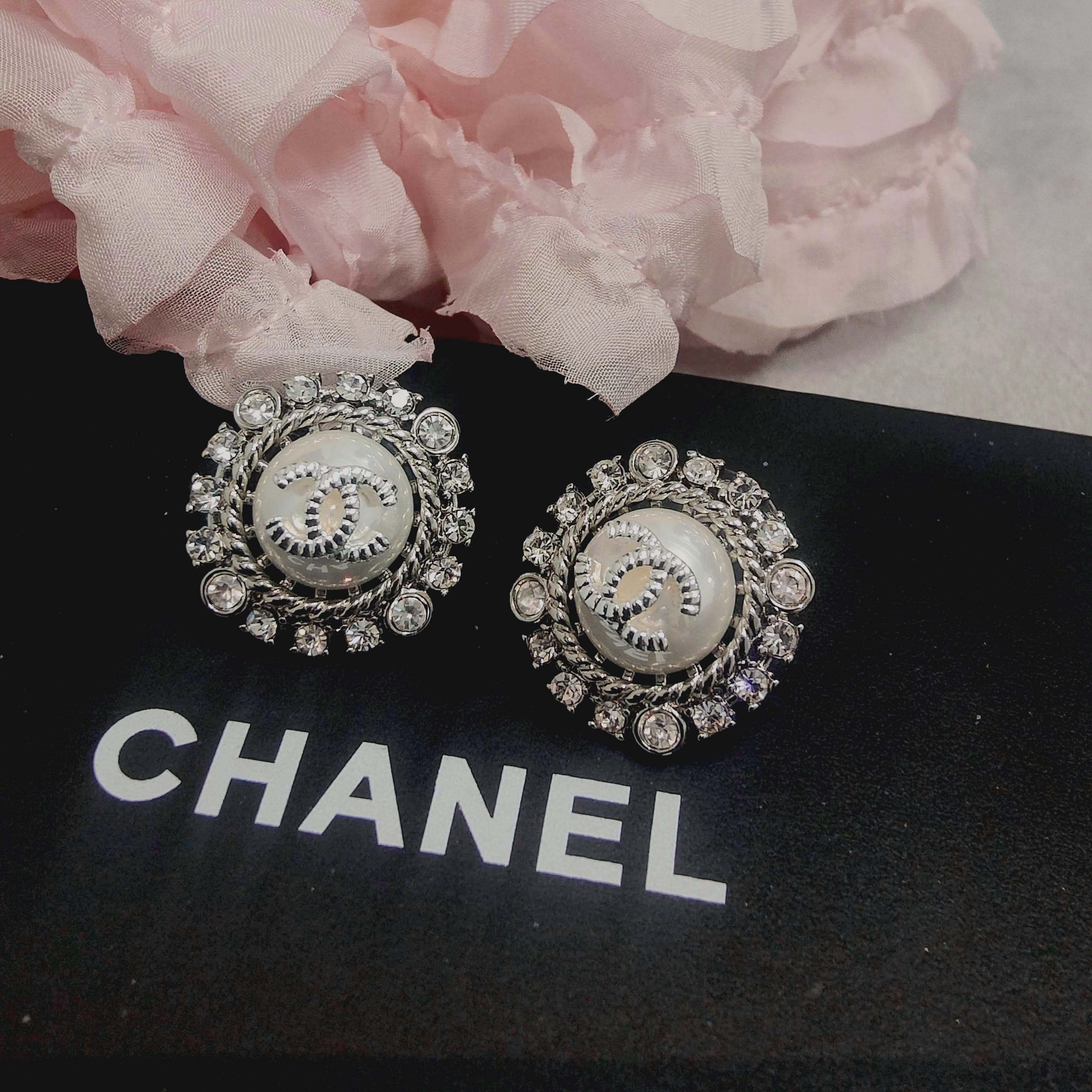 Sunflower Crystal Pearl Letter Earrings
