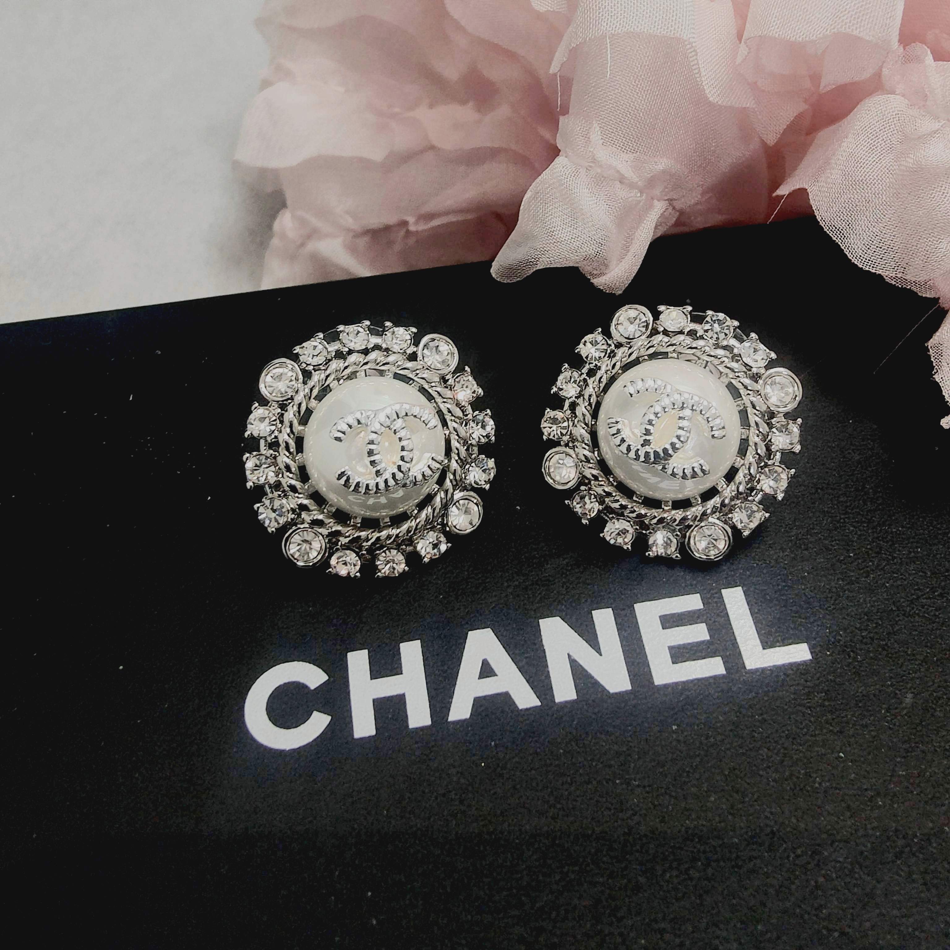 Sunflower Crystal Pearl Letter Earrings