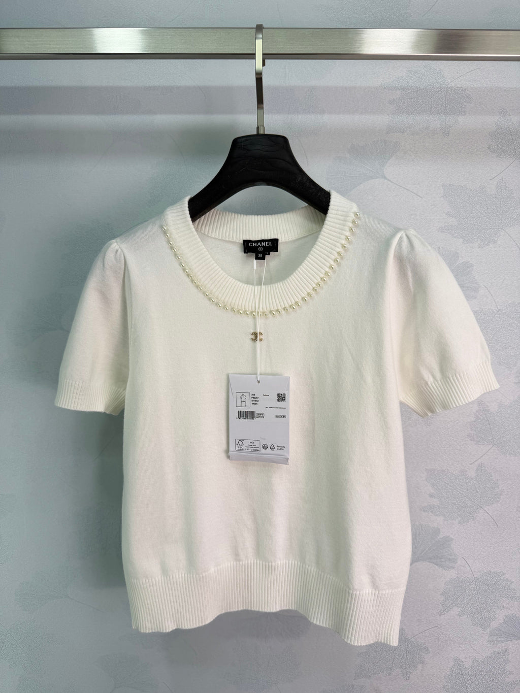 26  New Short-Sleeve Knit Top