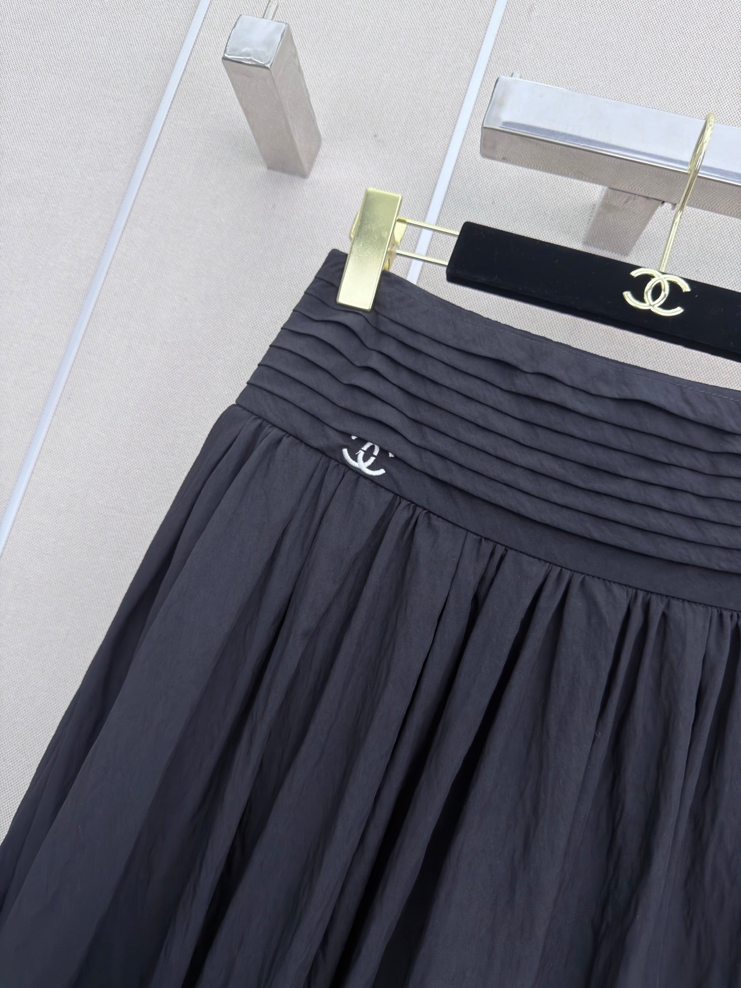 26SS New Arrival: High-Waisted Skirt