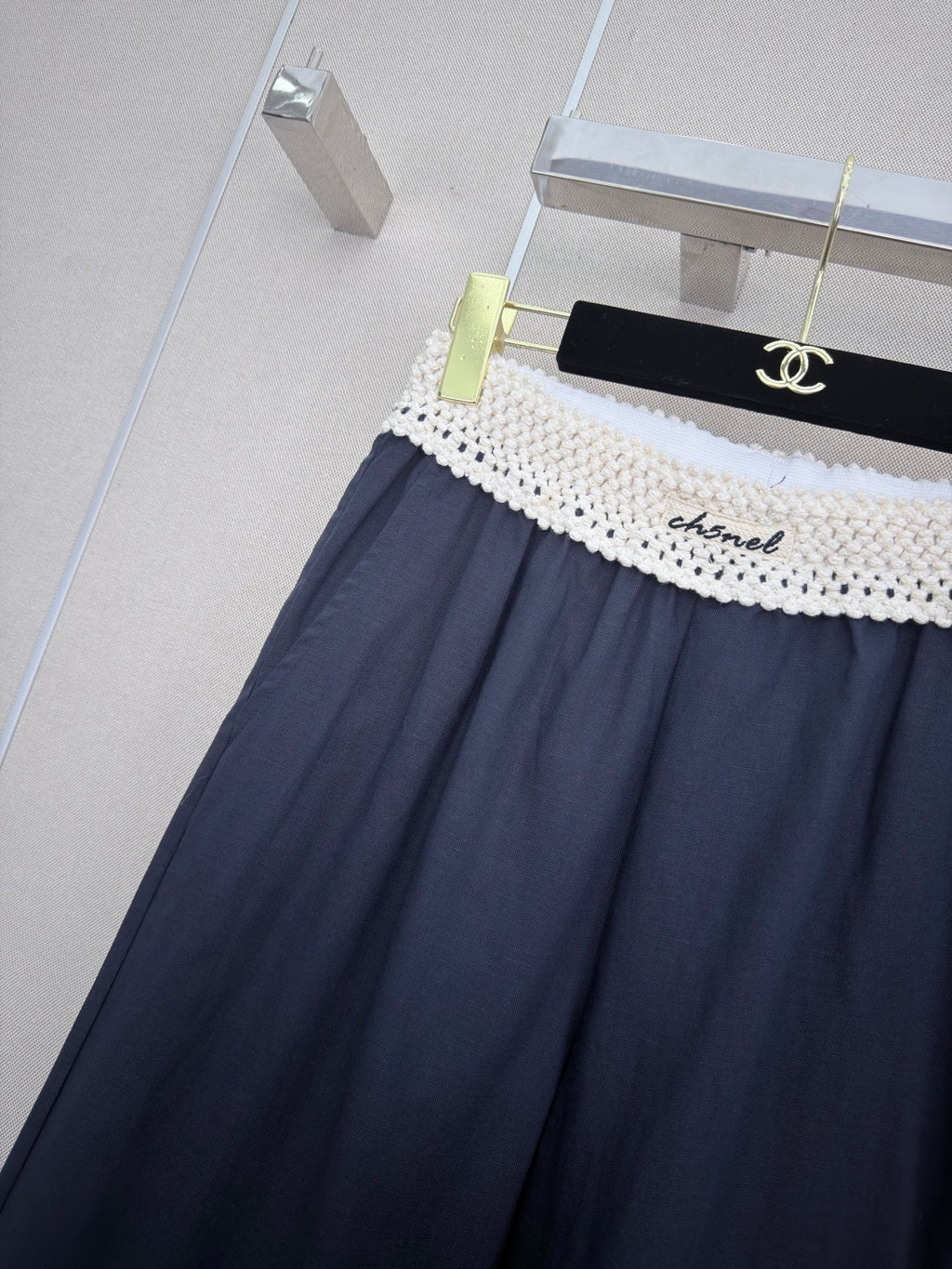 26SS New Arrival: Wide-Leg Trousers with Contrast-Color Waist Design