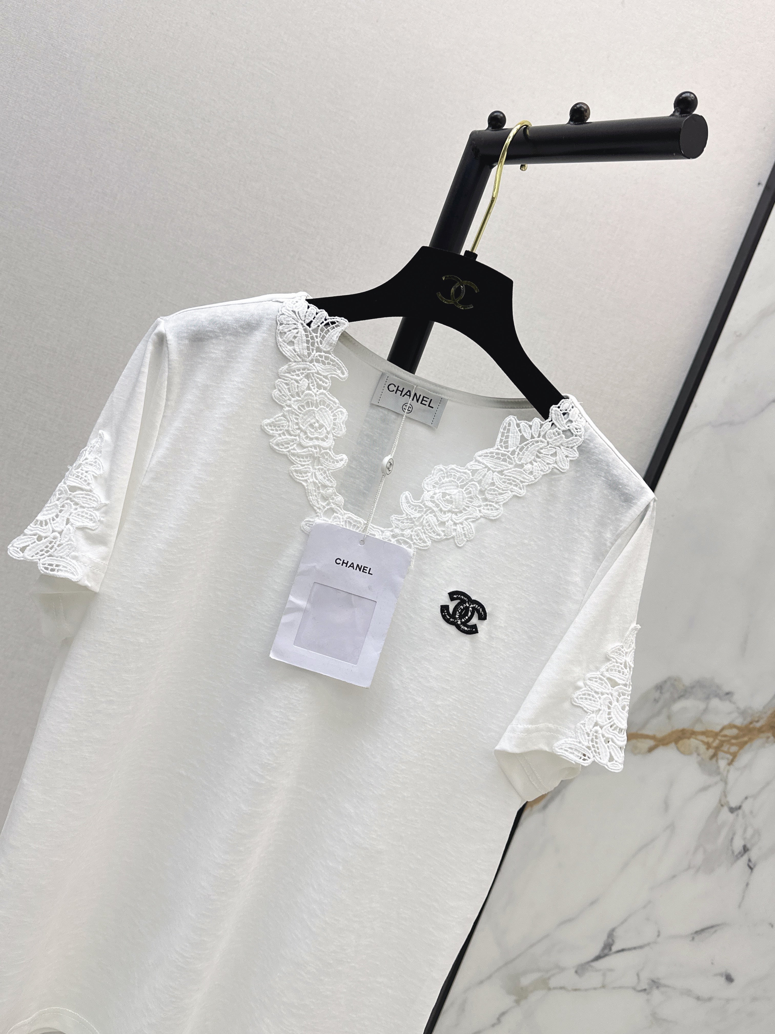 26SS — New Lace-Paneled Back T-Shirt