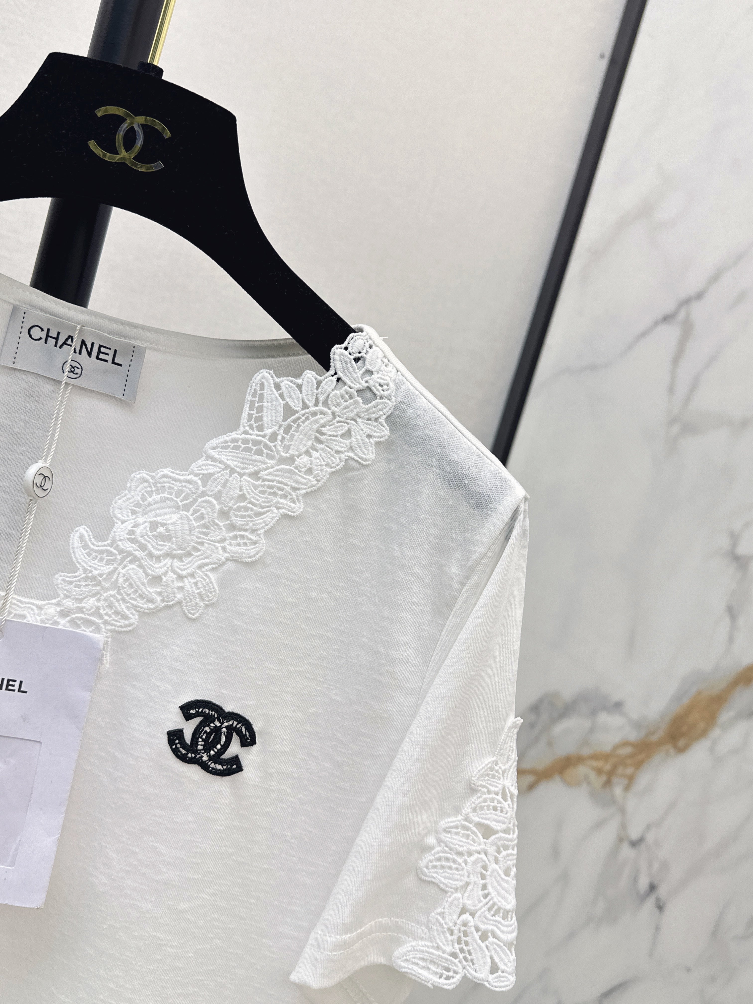 26SS — New Lace-Paneled Back T-Shirt